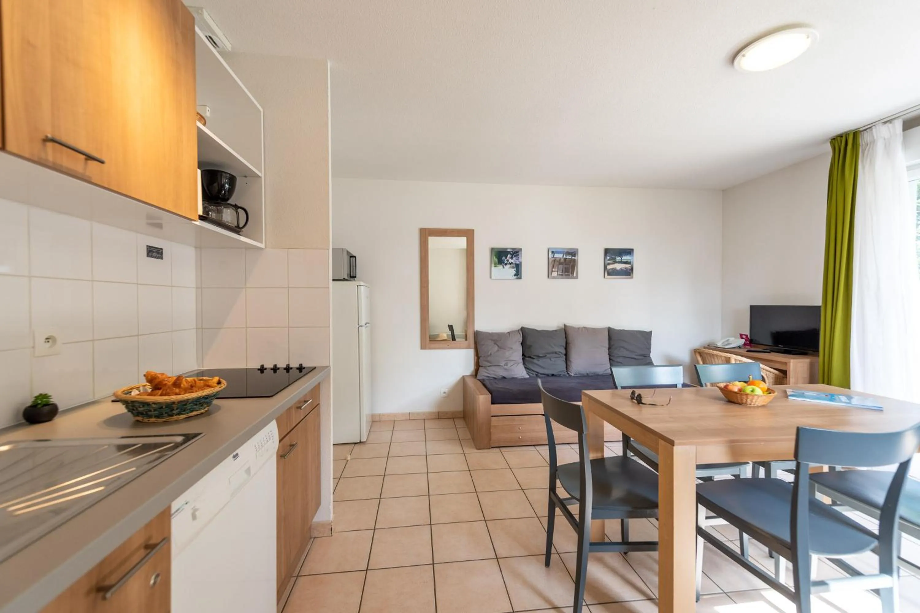 Kitchen or kitchenette in Terres de France - Le Domaine Du Golf