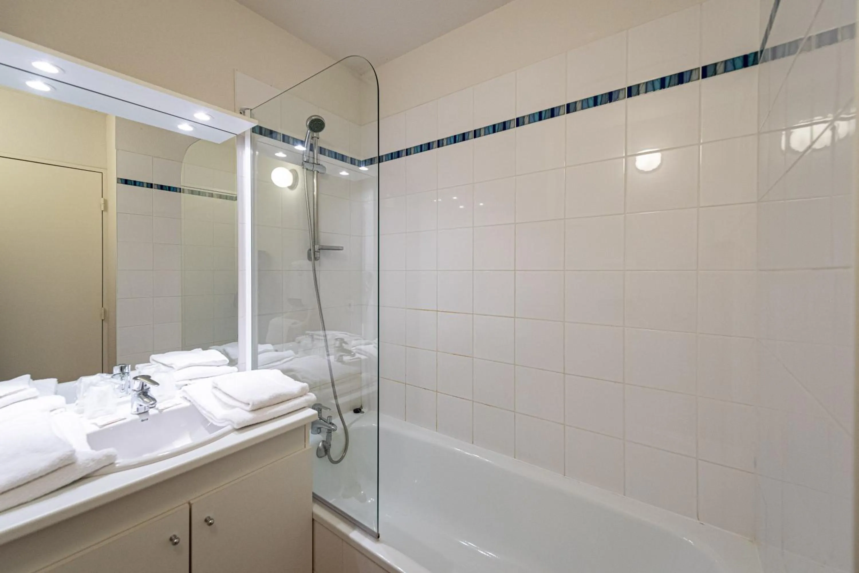 Bathroom in Terres de France - Le Domaine Du Golf