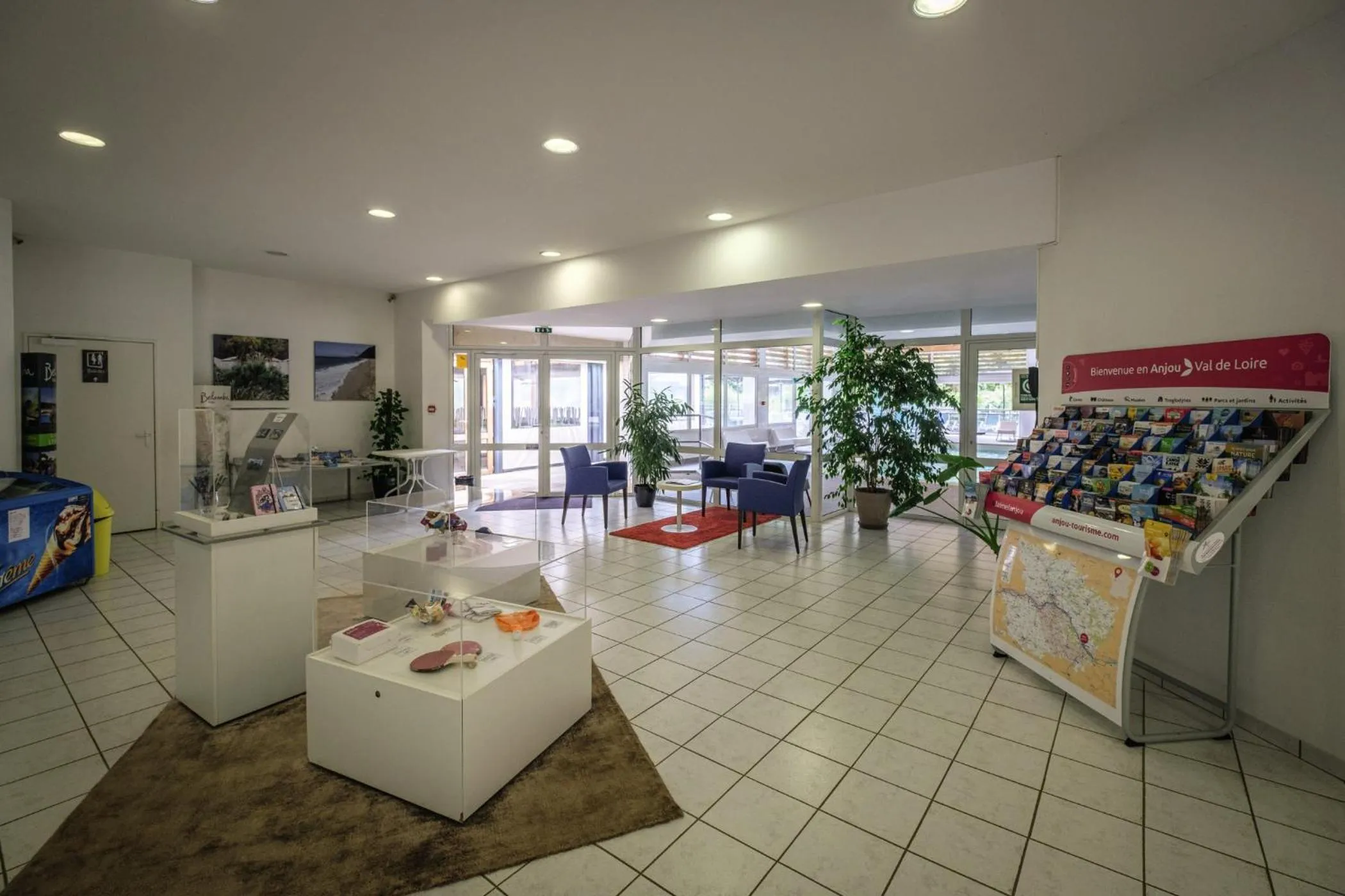 Lobby or reception in Terres de France - Le Domaine Du Golf