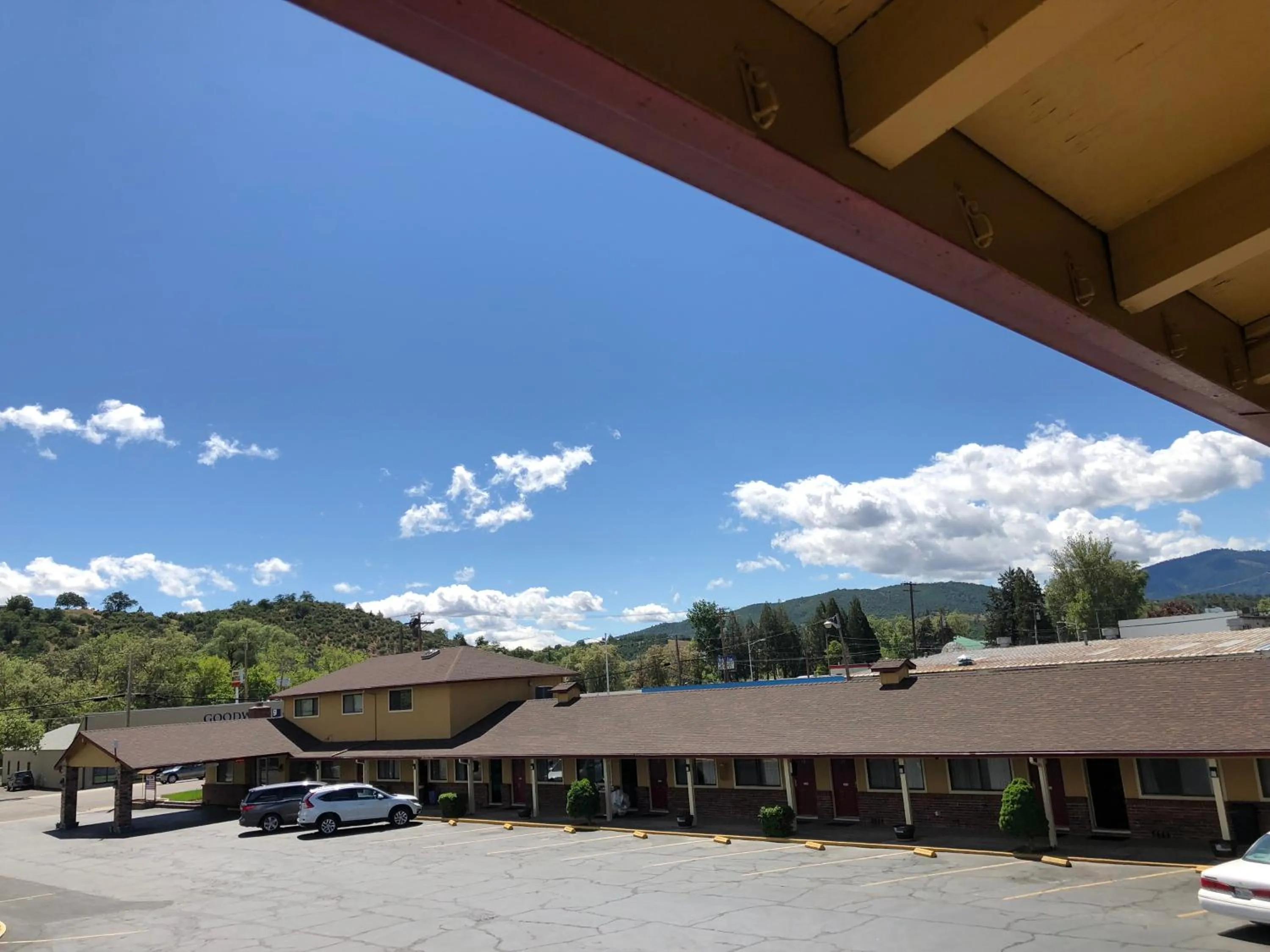 Klamath Motor Lodge