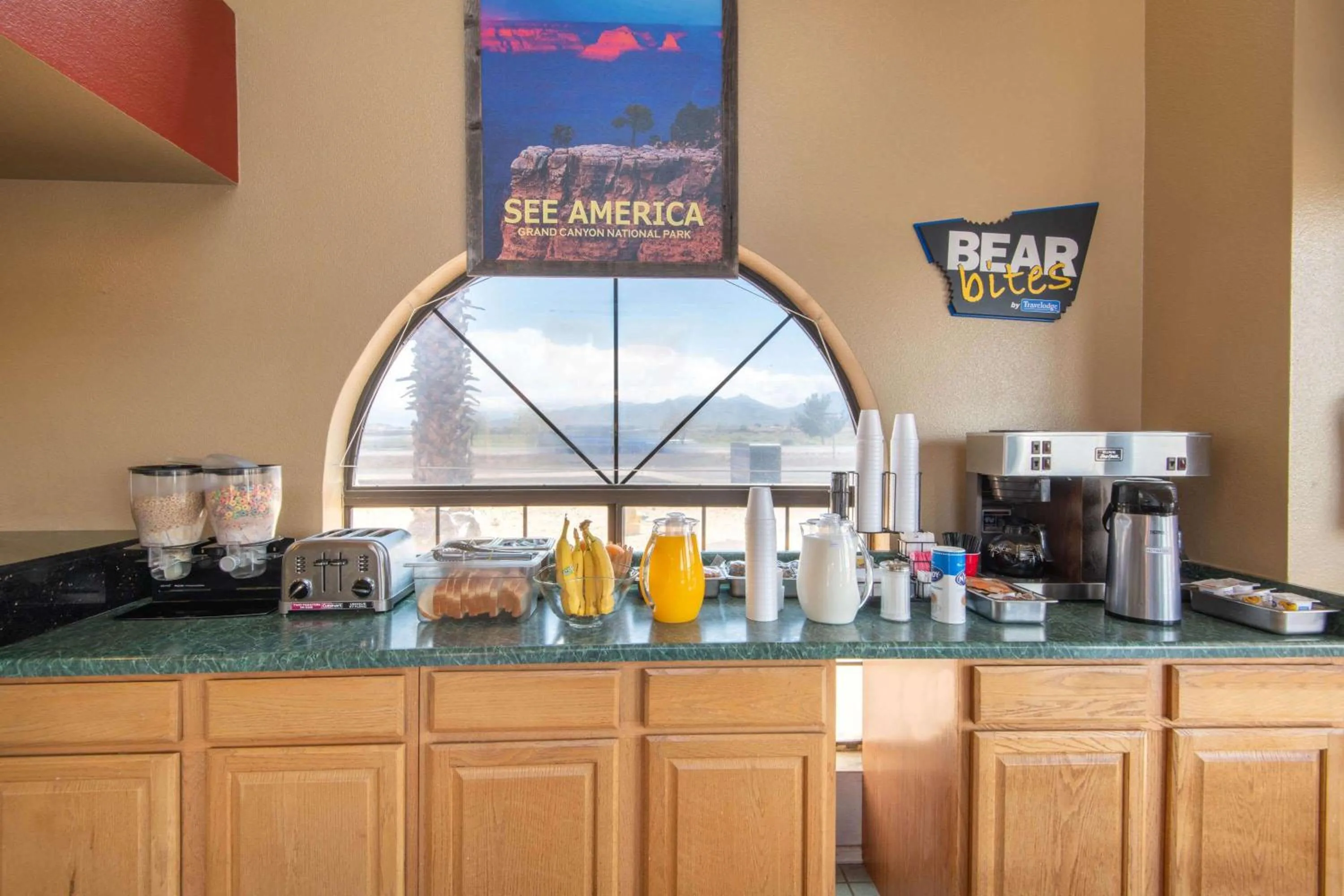 Restaurant/places to eat in Travelodge by Wyndham Kingman