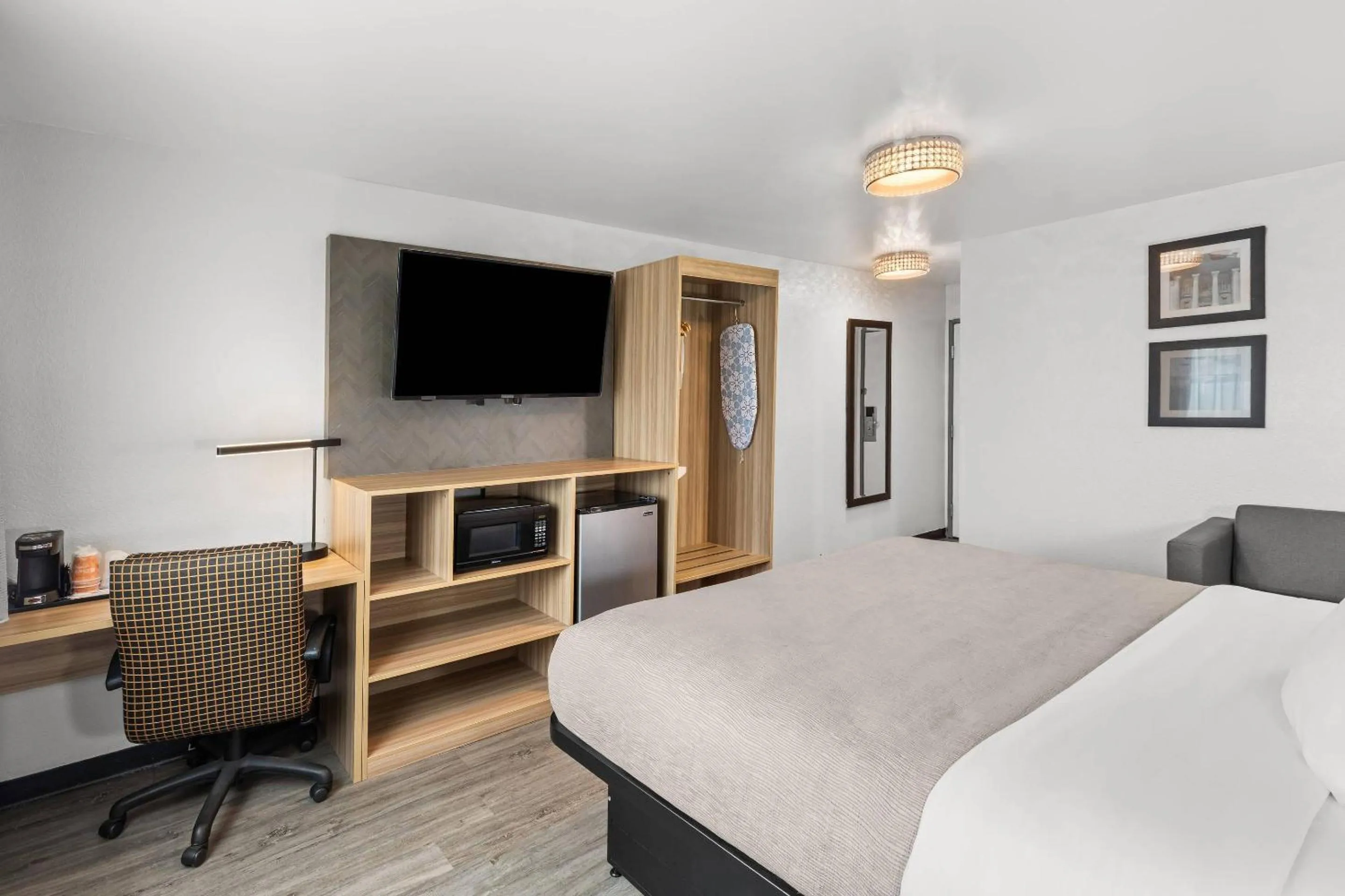 Bedroom, Bed in Quality Inn Atlanta Airport-Central