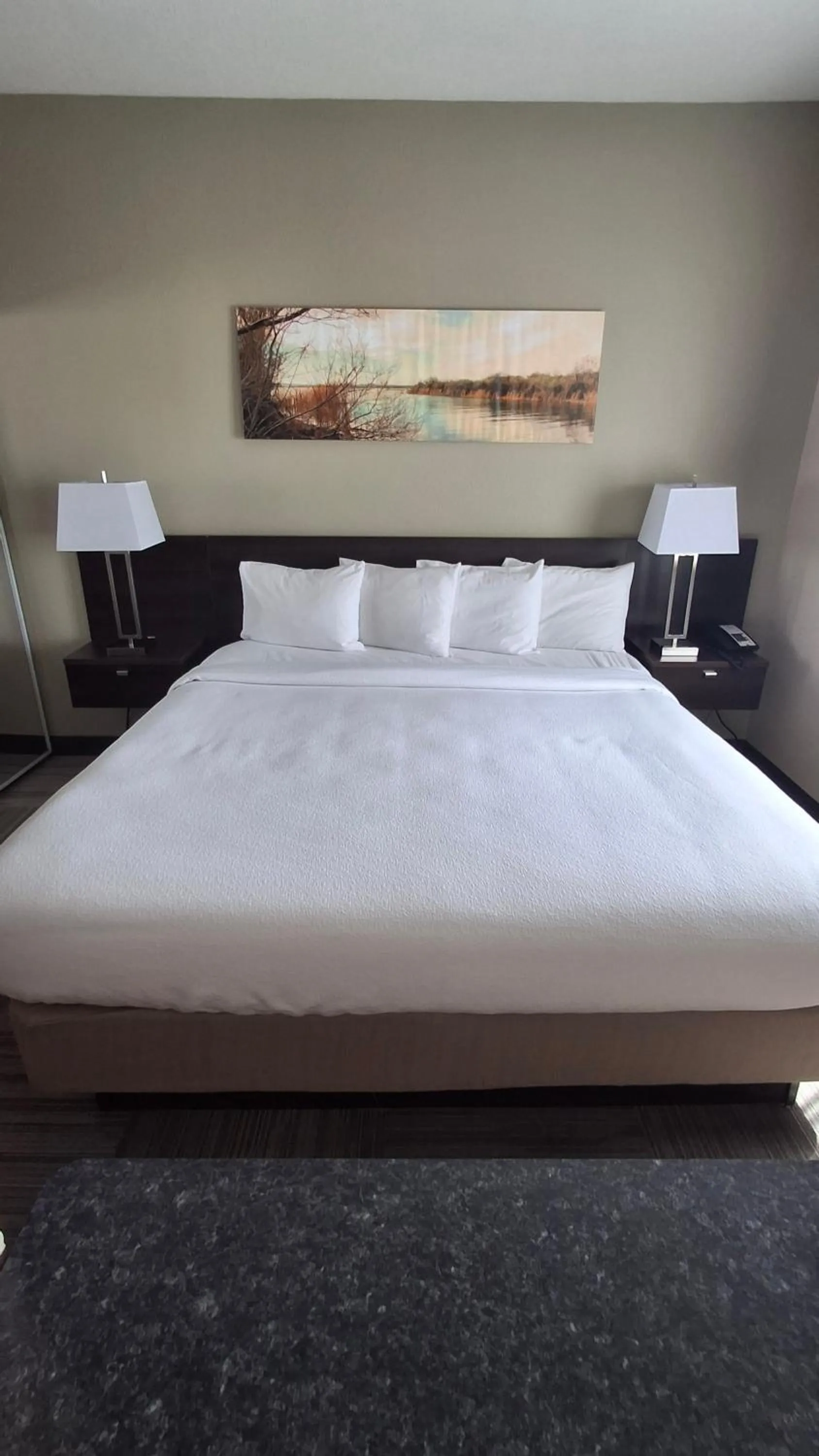 Bed in Island Suites