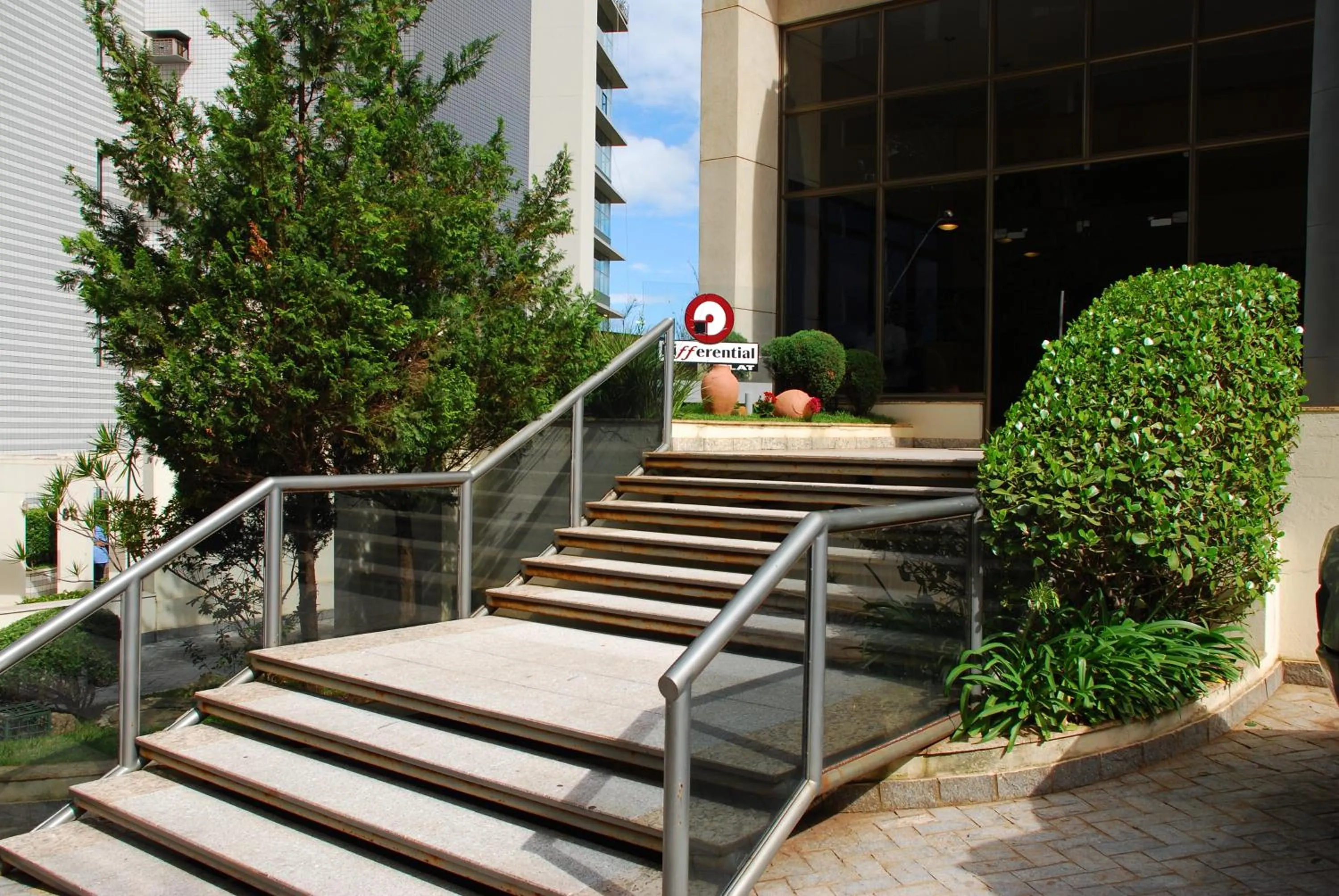 Facade/entrance in Differential Flat