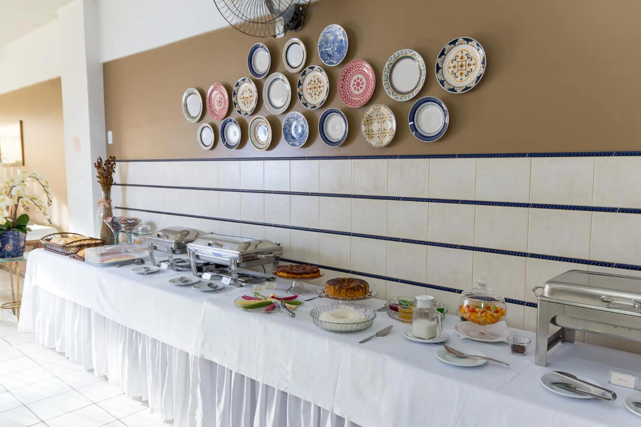 Buffet breakfast in Maria Quitéria Hotel & Flat