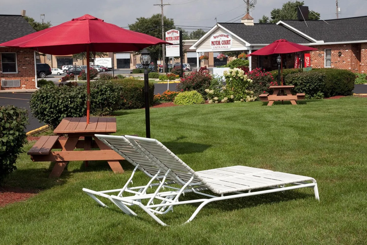 Facade/entrance in Weathervane Motor Court