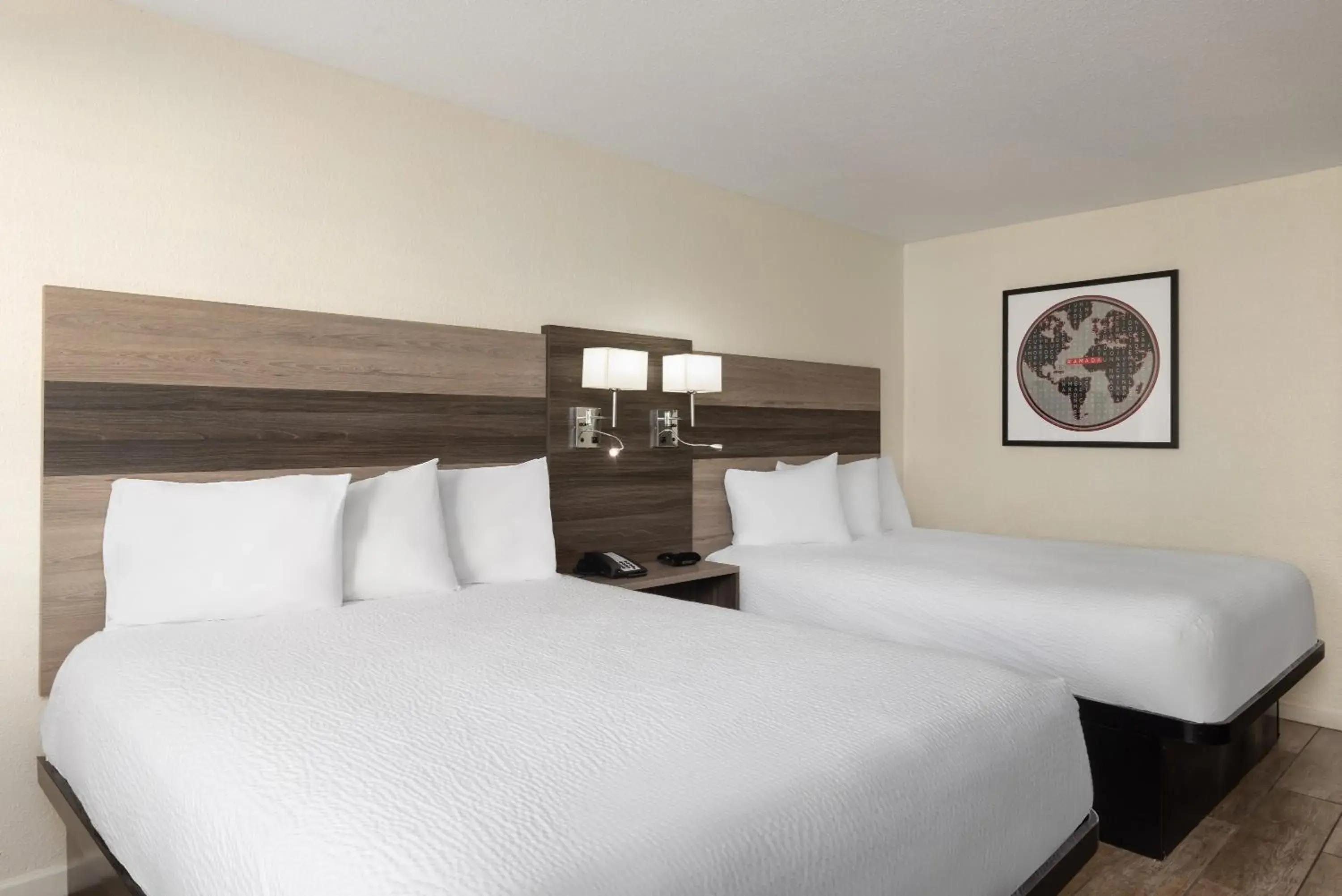 Queen Room with Two Queen Beds - Non-Smoking in Ramada by Wyndham Kingman Queen Room with Two Queen Beds - Non-Smoking in Ramada by Wyndham Kingman