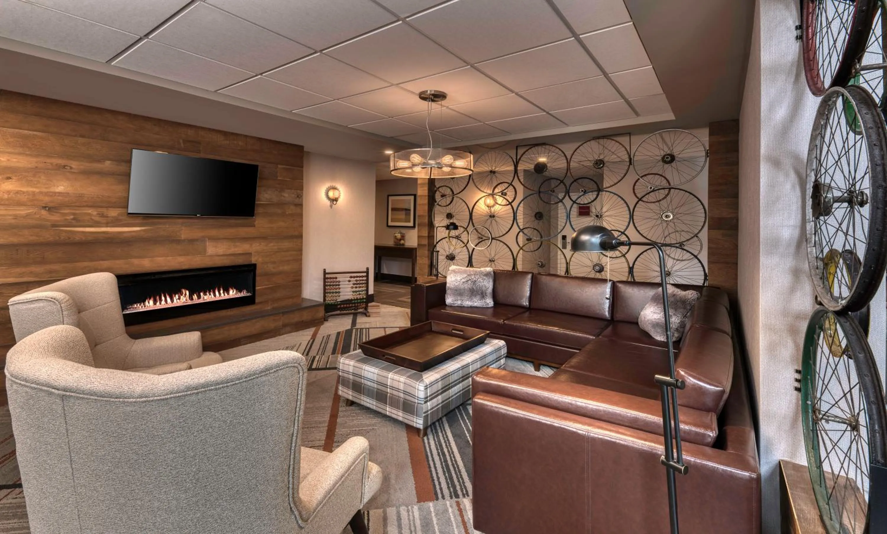 Property building in Four Points by Sheraton Barrie