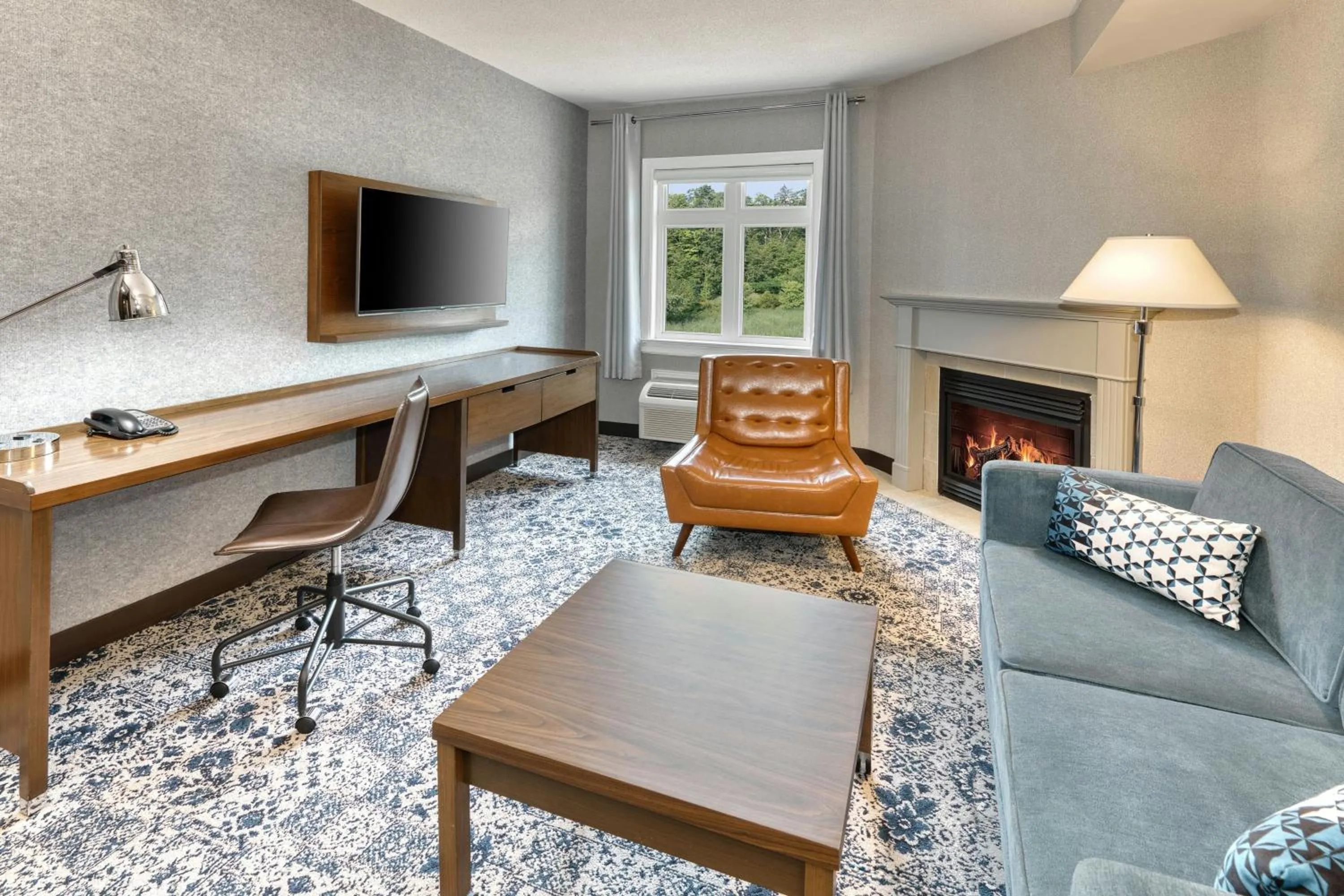 Photo of the whole room in Four Points by Sheraton Barrie