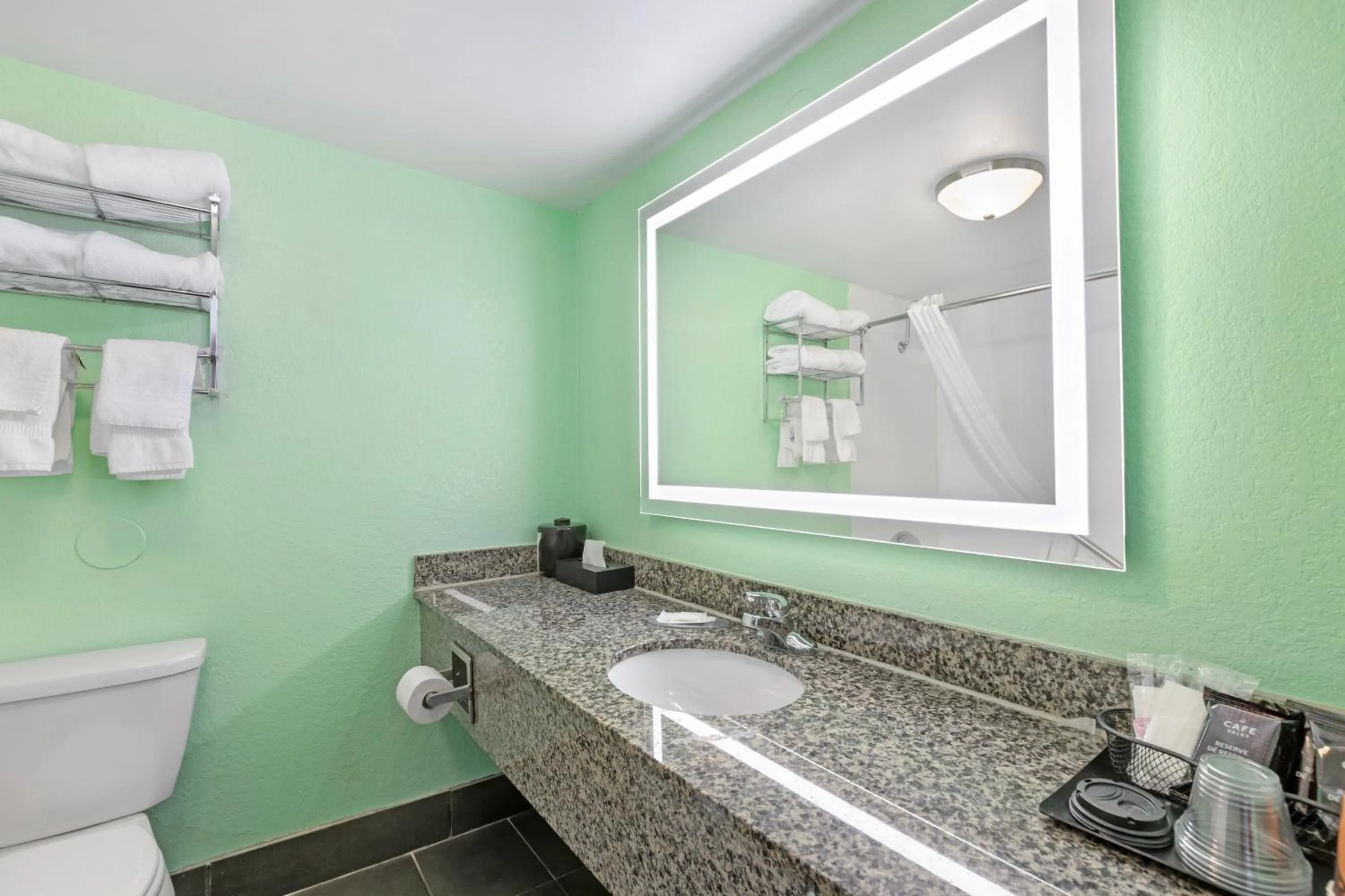 Ramada by Wyndham Des Moines Airport