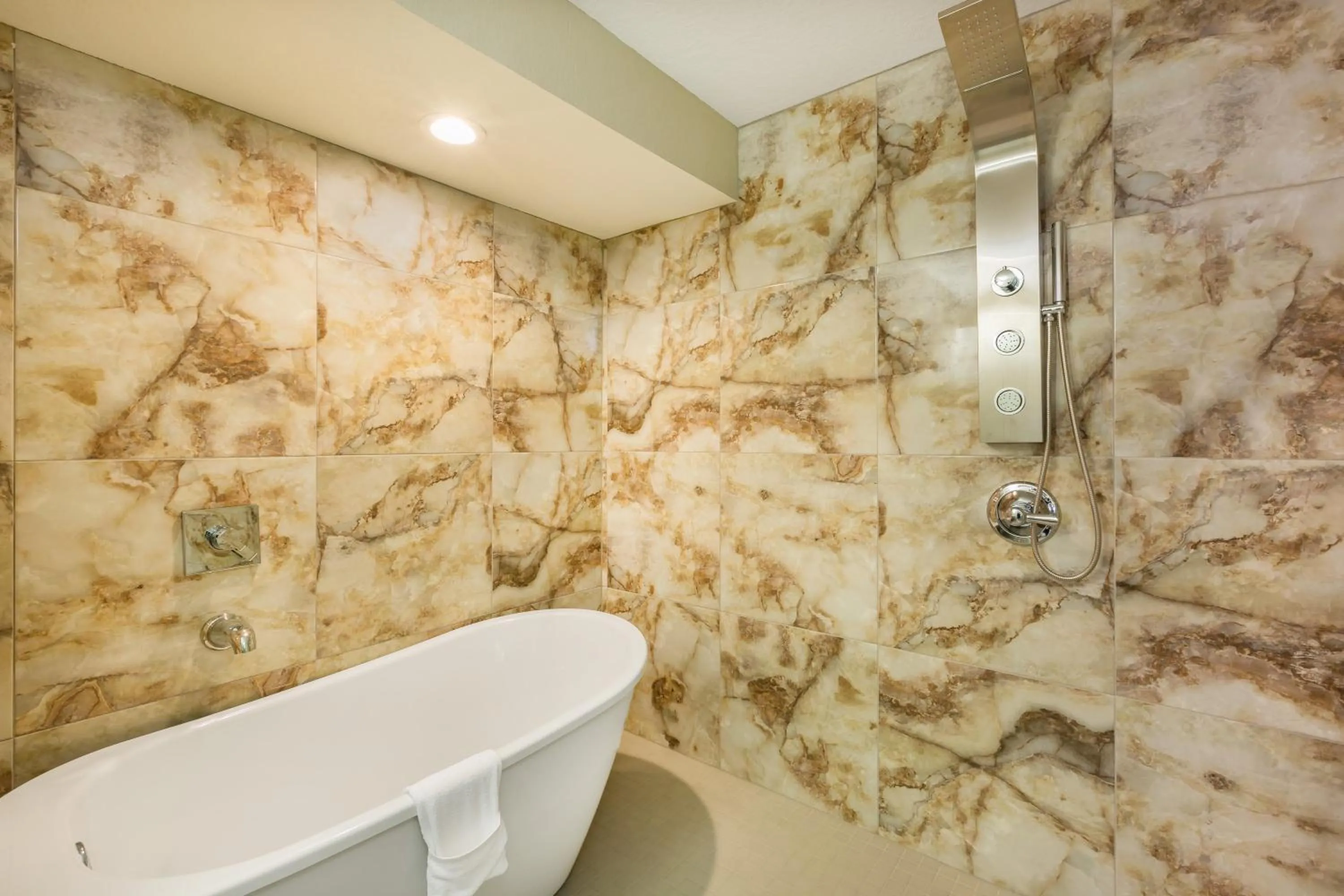 Ramada by Wyndham Des Moines Airport