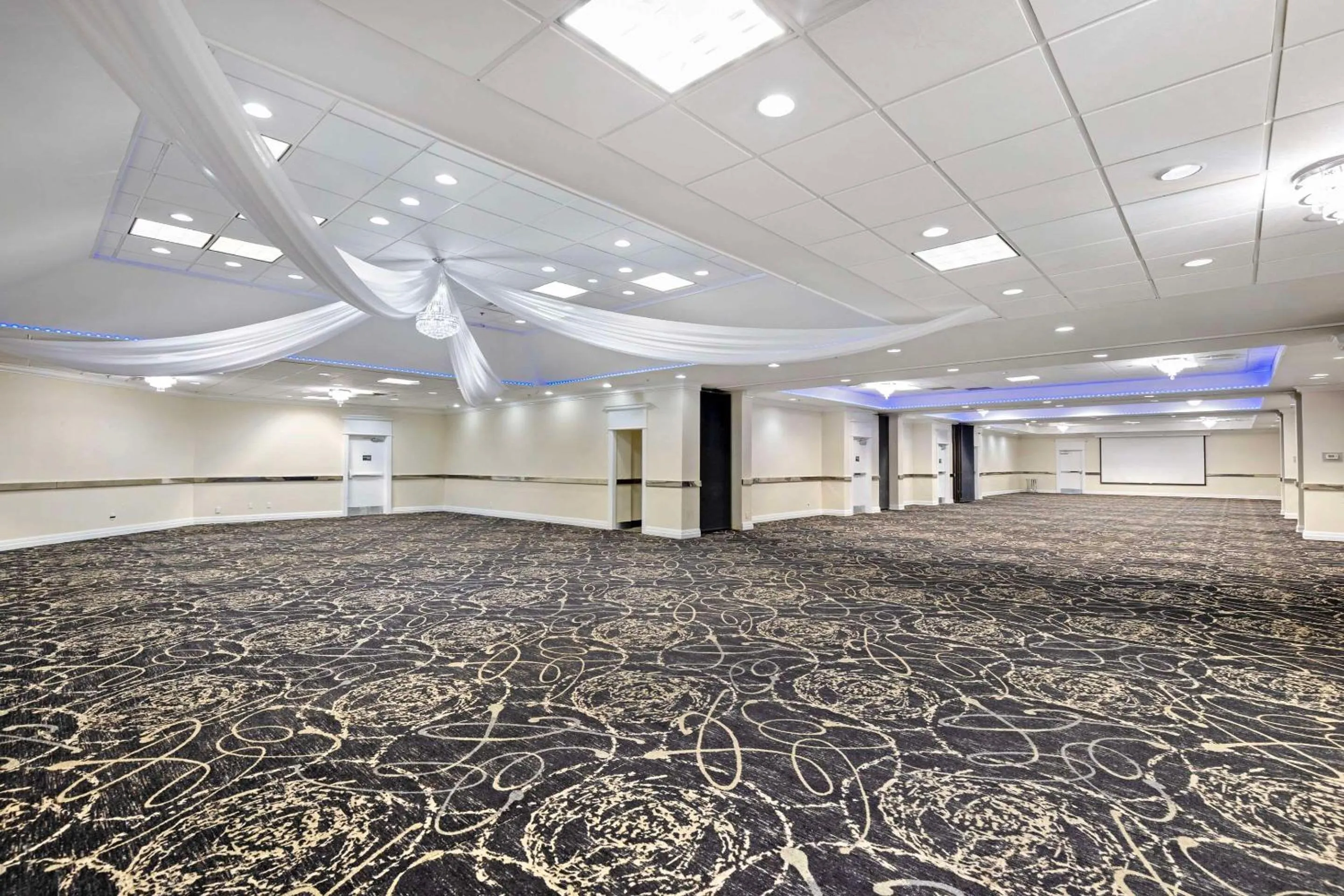 Meeting/conference room in Ramada by Wyndham Des Moines Airport