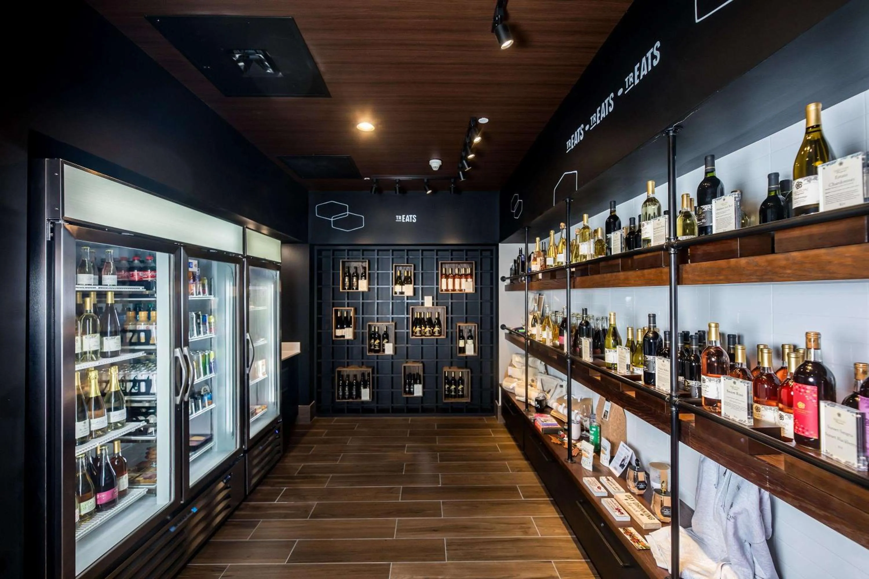 On-site shops in Hampton Inn & Suites Dobson