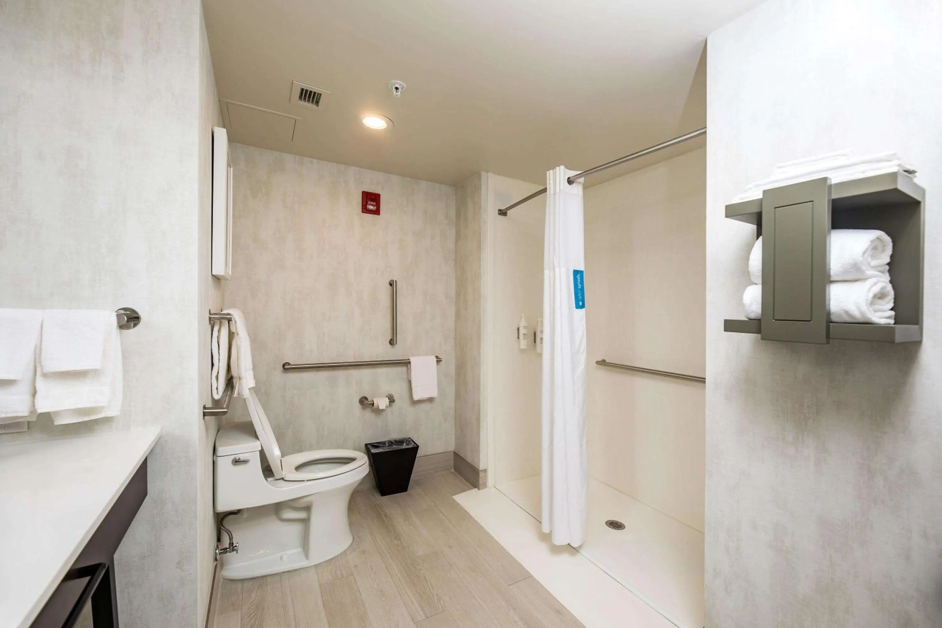 Bathroom in Hampton Inn & Suites Dobson