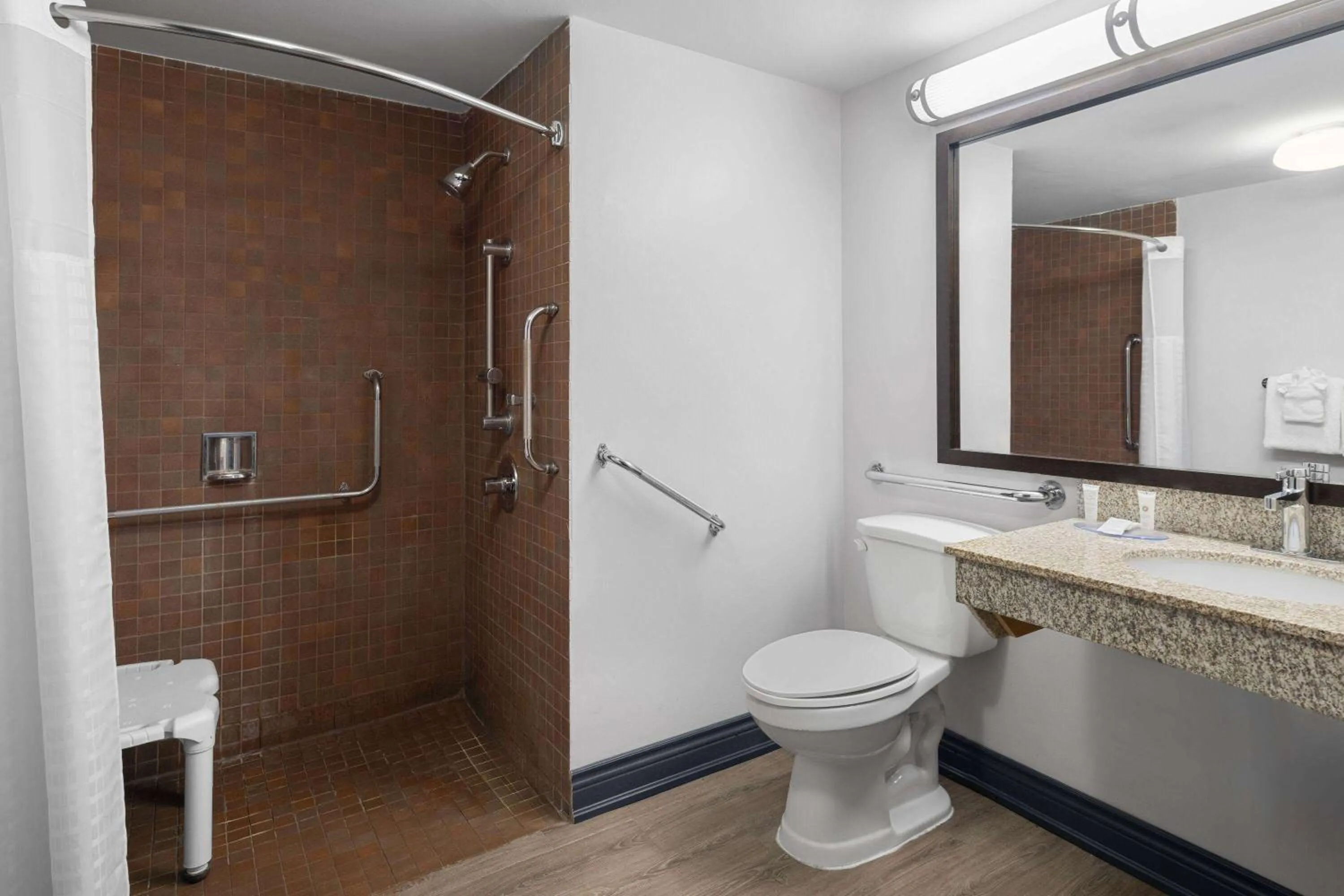 Shower in Travelodge by Wyndham Barrie