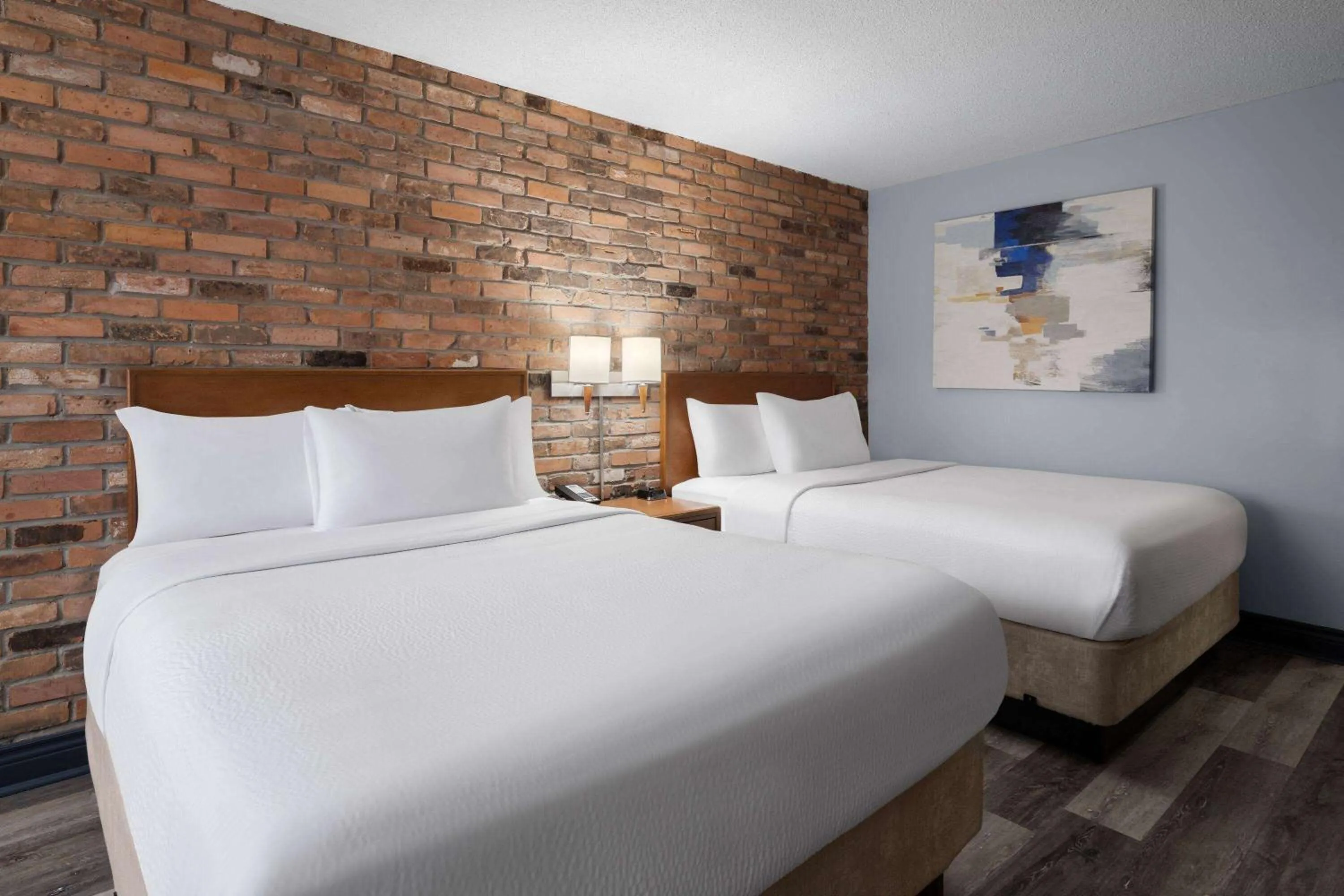 Photo of the whole room, Bed in Travelodge by Wyndham Barrie