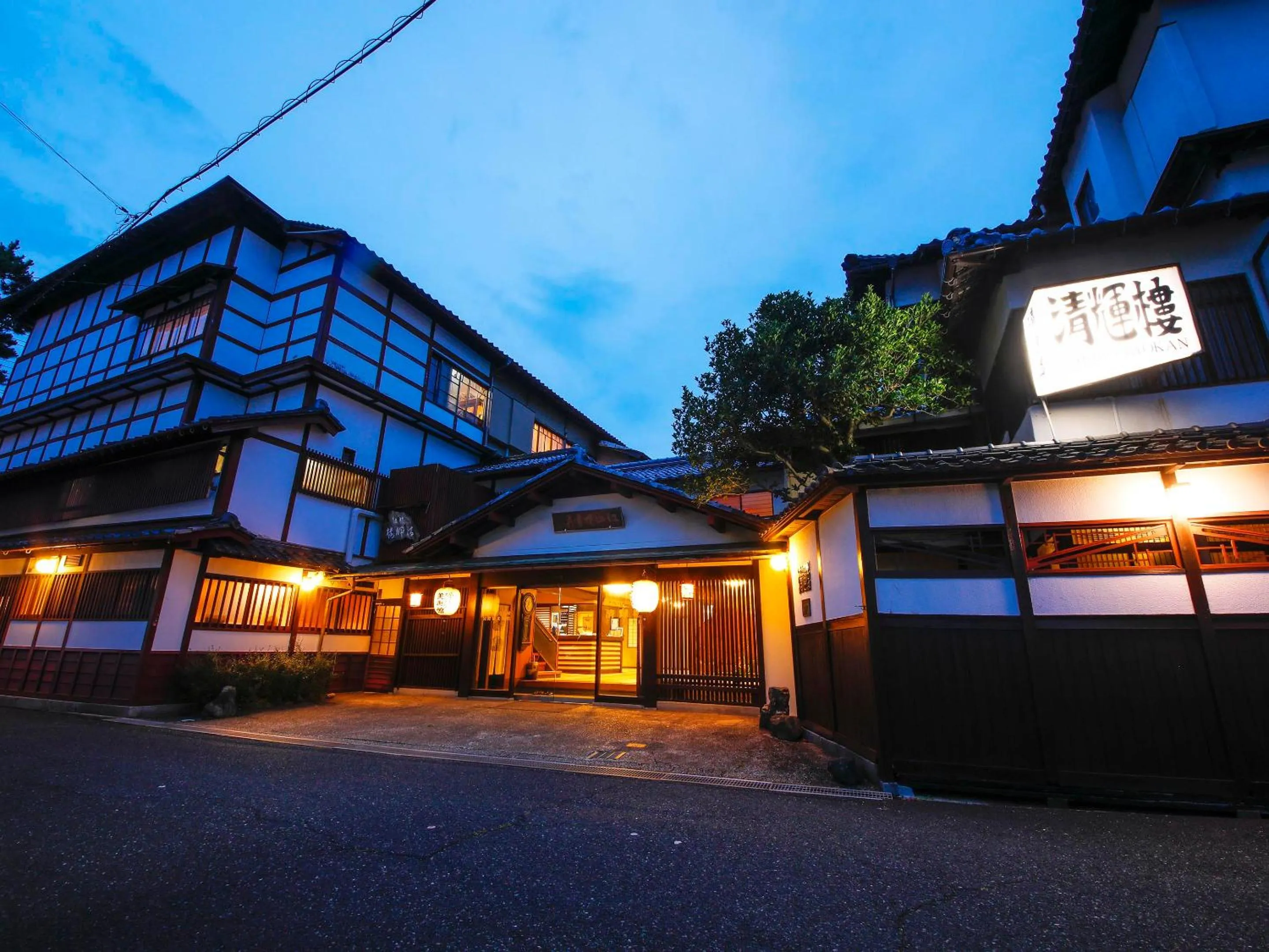 Property building in Seikiro Ryokan Historical Museum Hotel