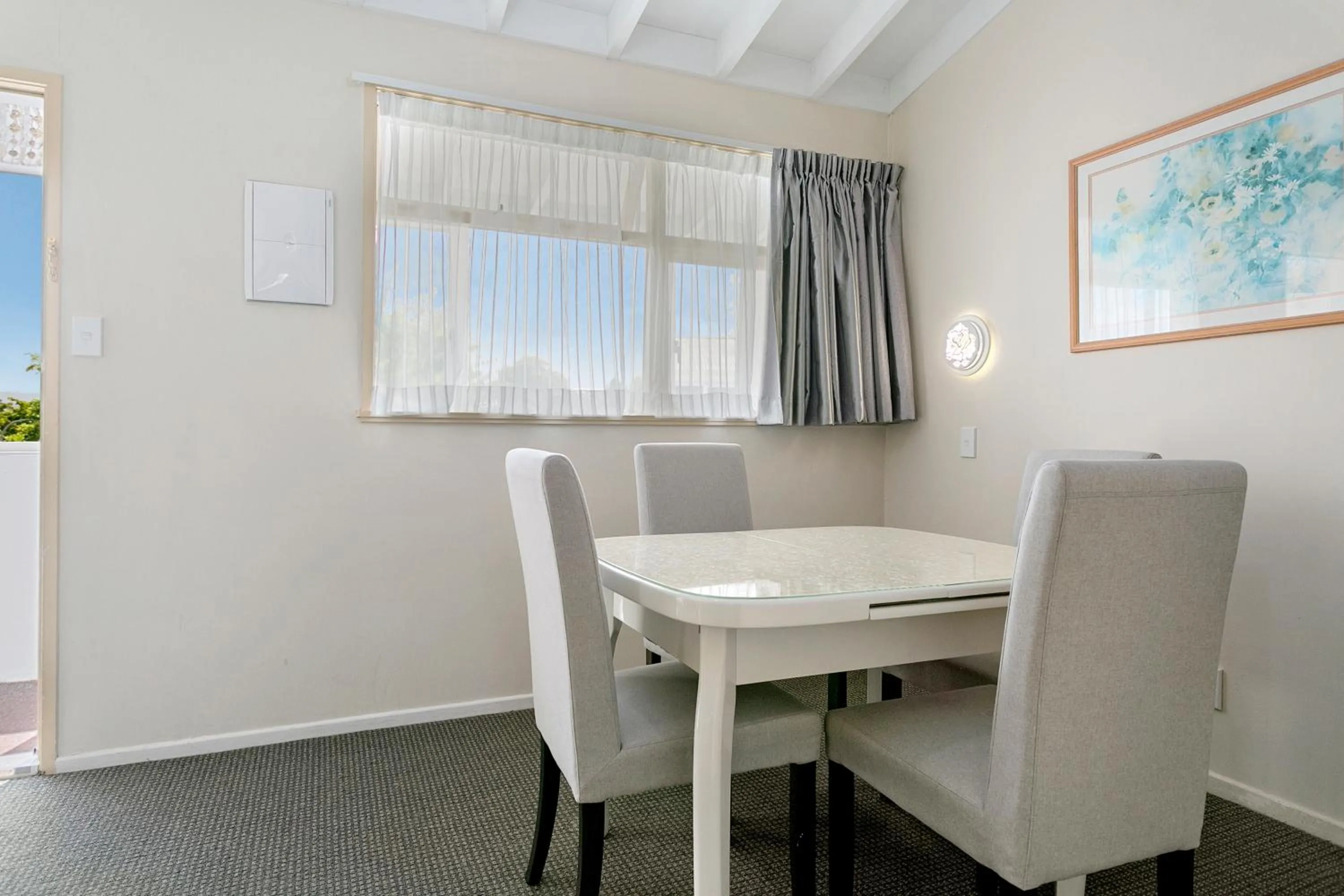 Dining Area in VU Thermal Lodge