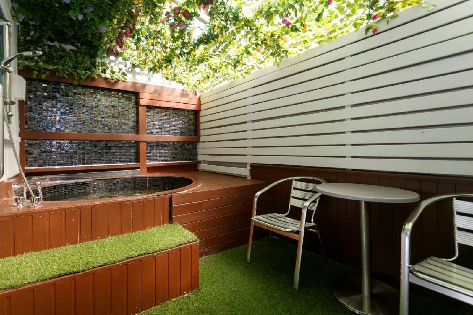 Hot Spring Bath in VU Thermal Lodge