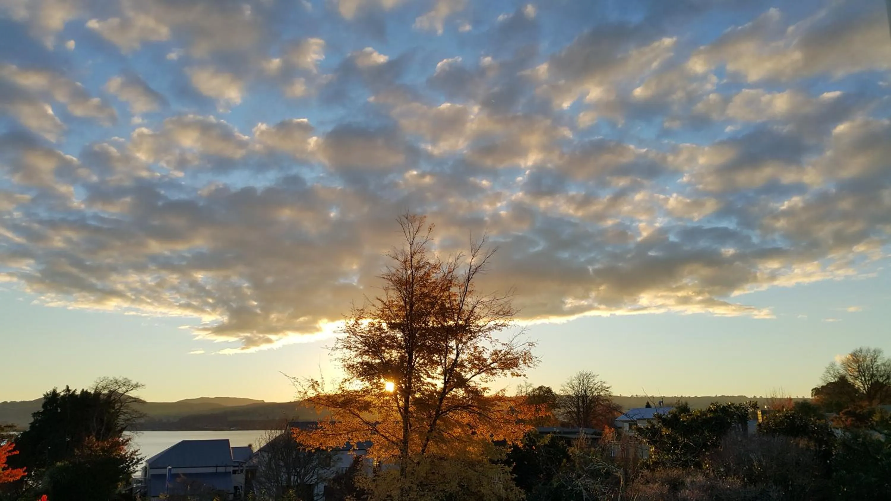 Autumn, Sunrise/Sunset in VU Thermal Lodge