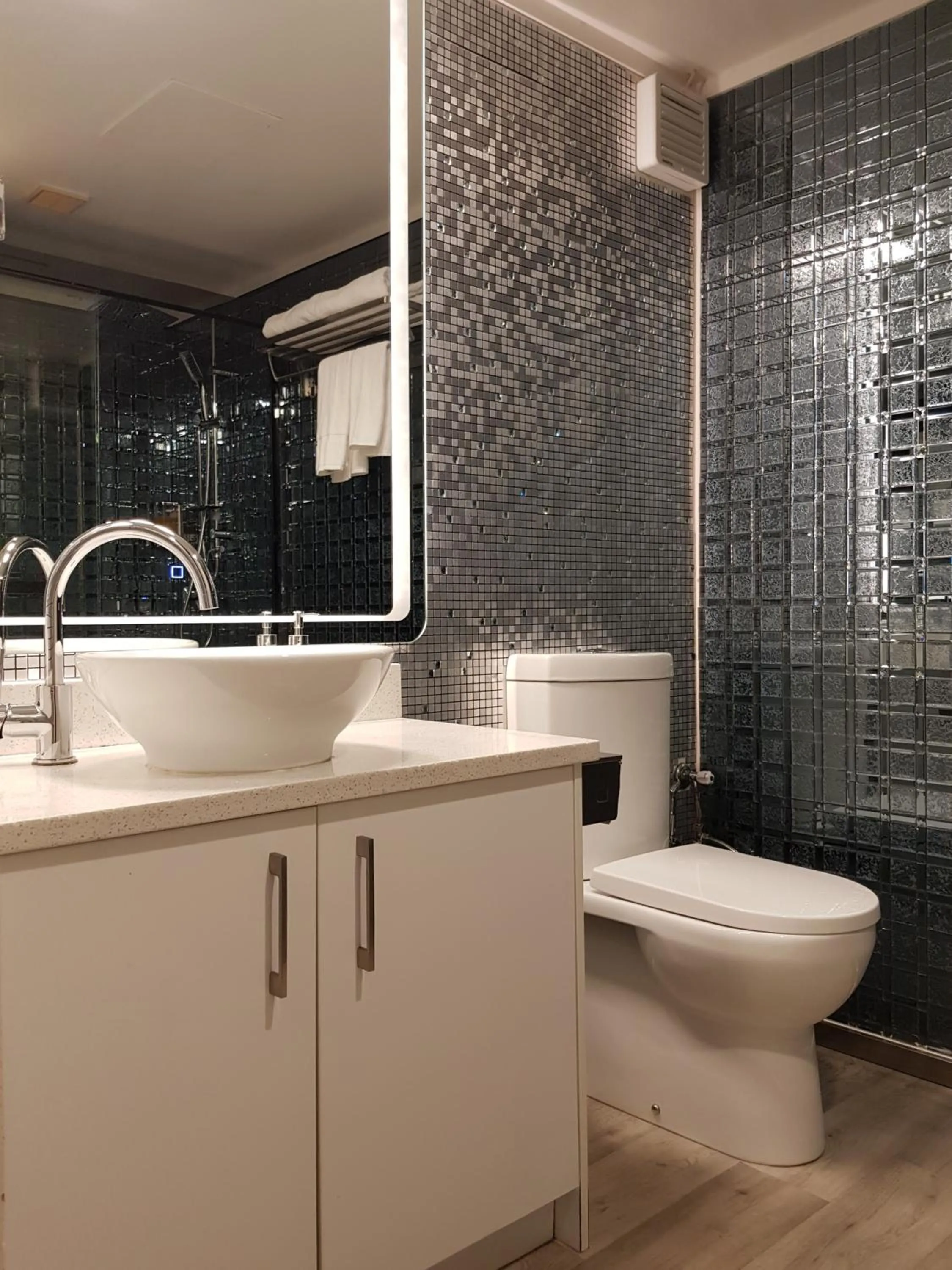 Bathroom in VU Thermal Lodge