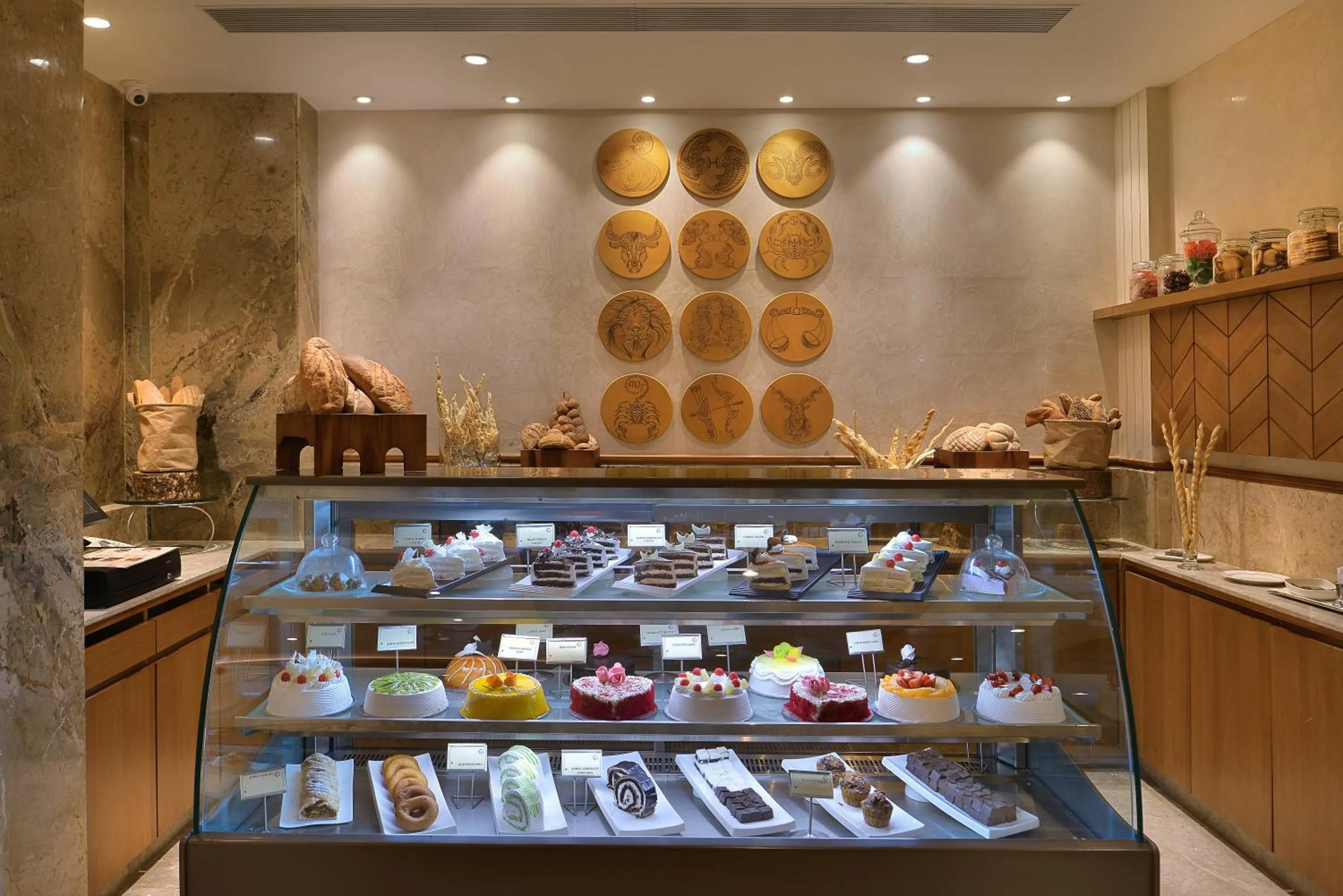 Restaurant/places to eat in Fortune Landmark, Ahmedabad - Member ITC Hotels' Group