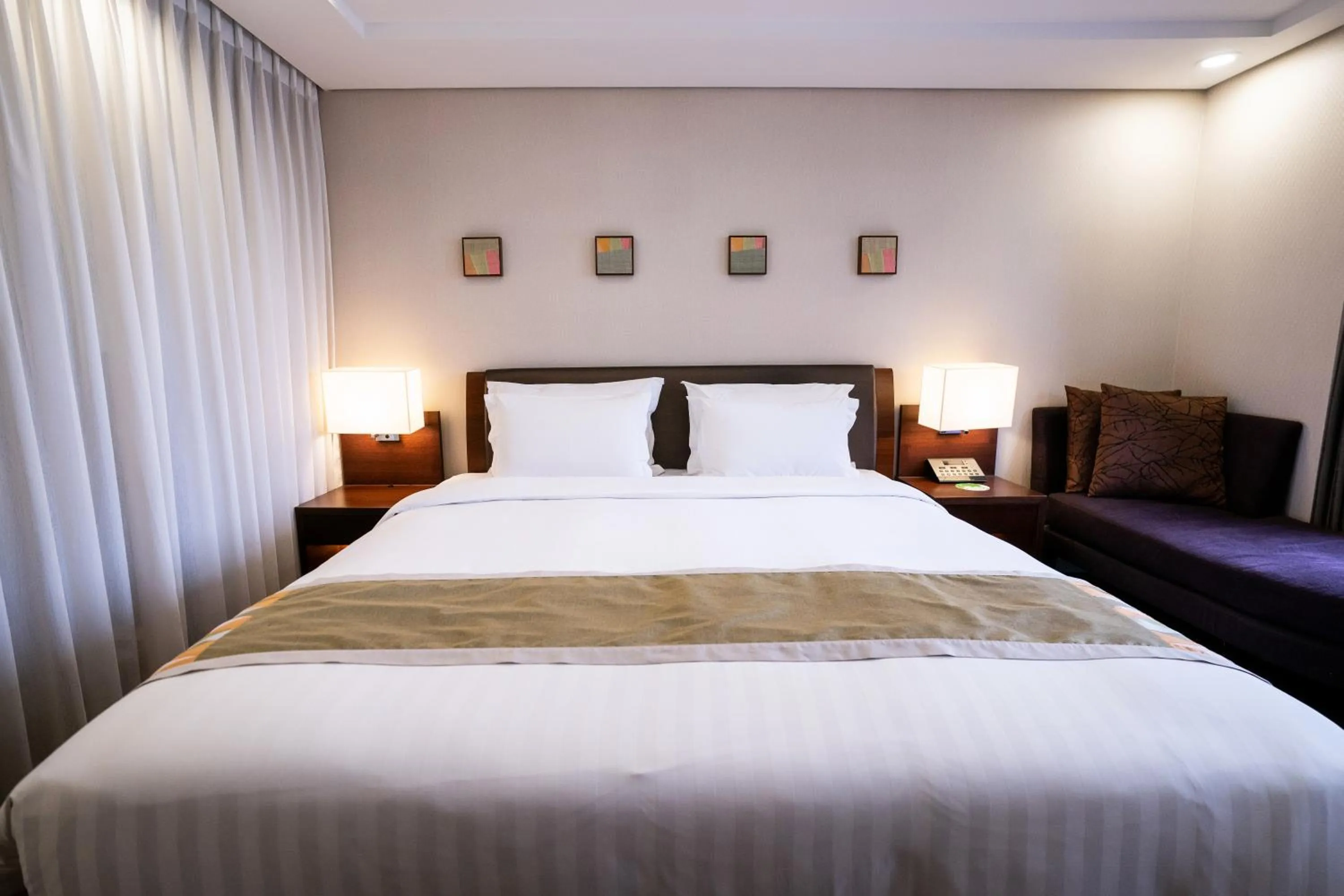 Bed in Seoul Garden Hotel