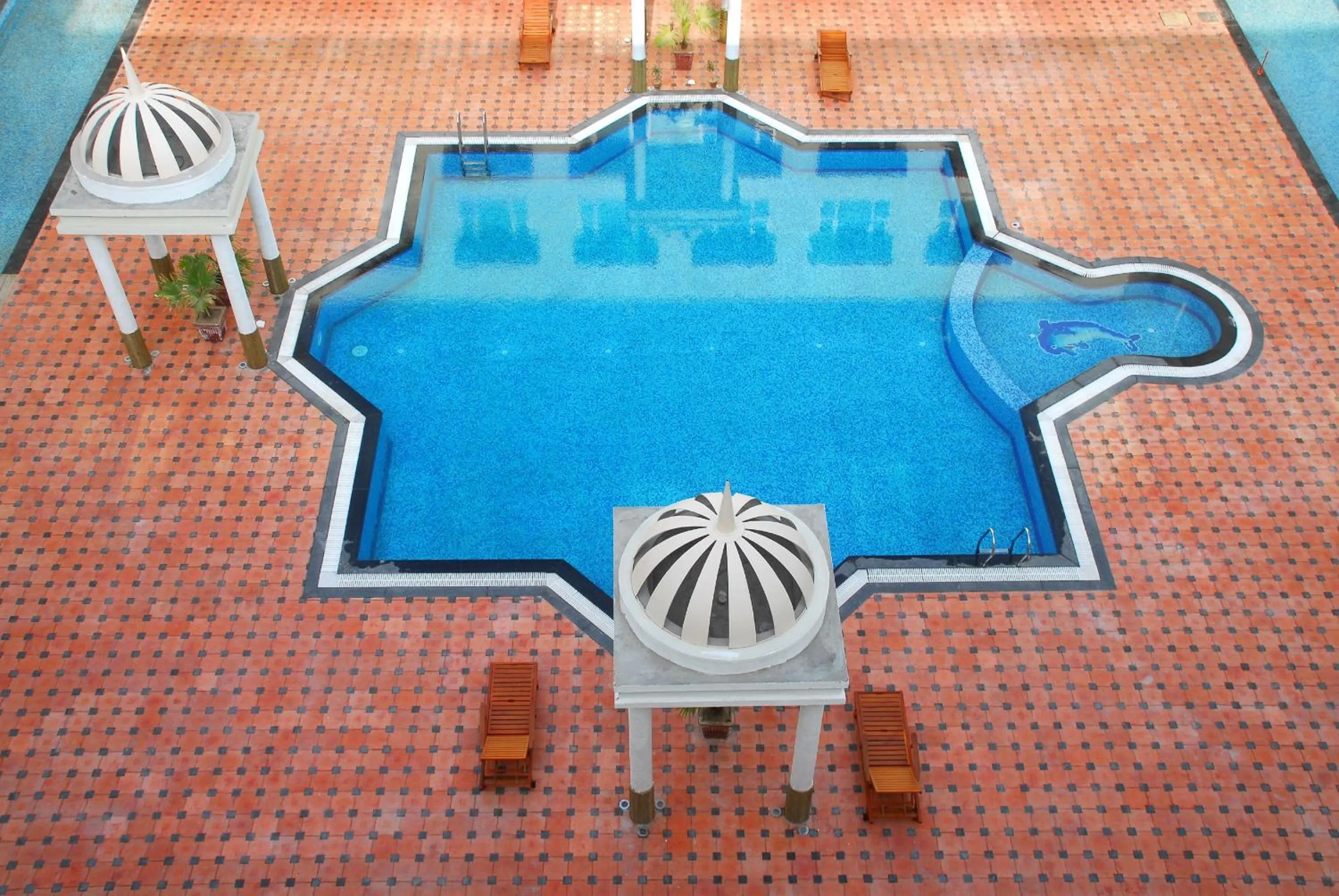 Swimming pool in Cambay Grand Kukas