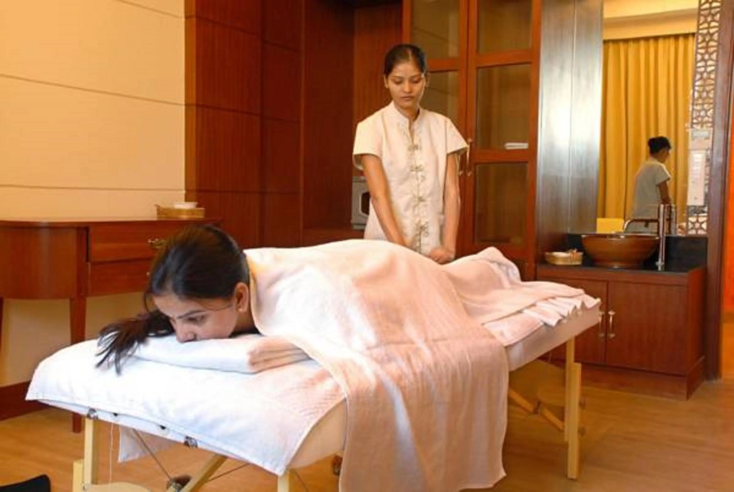 Massage in Cambay Grand Kukas