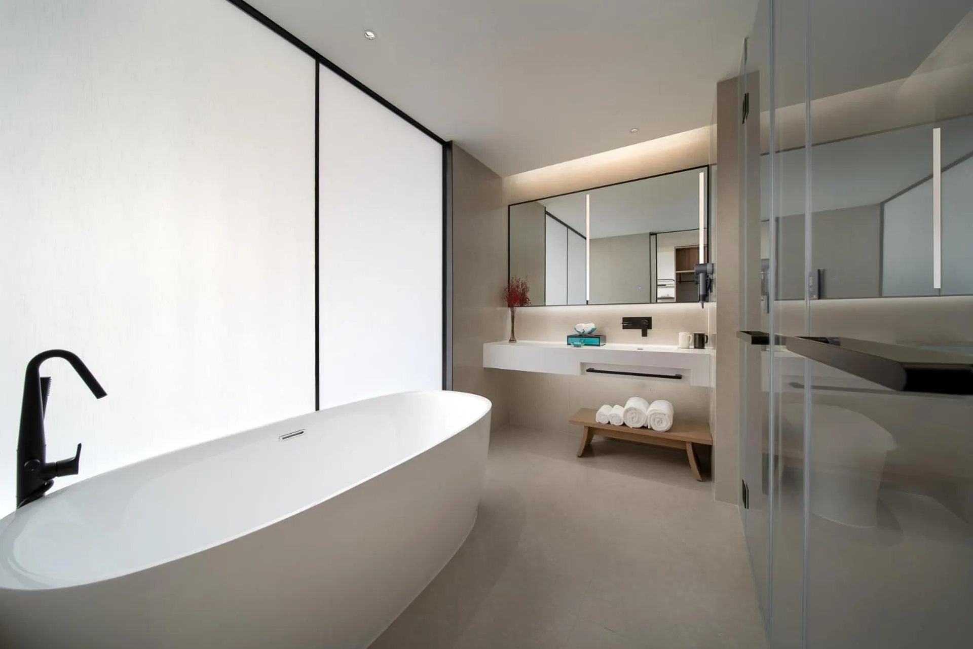 Bath, Bed in SSAW Garden Hotel Beijing