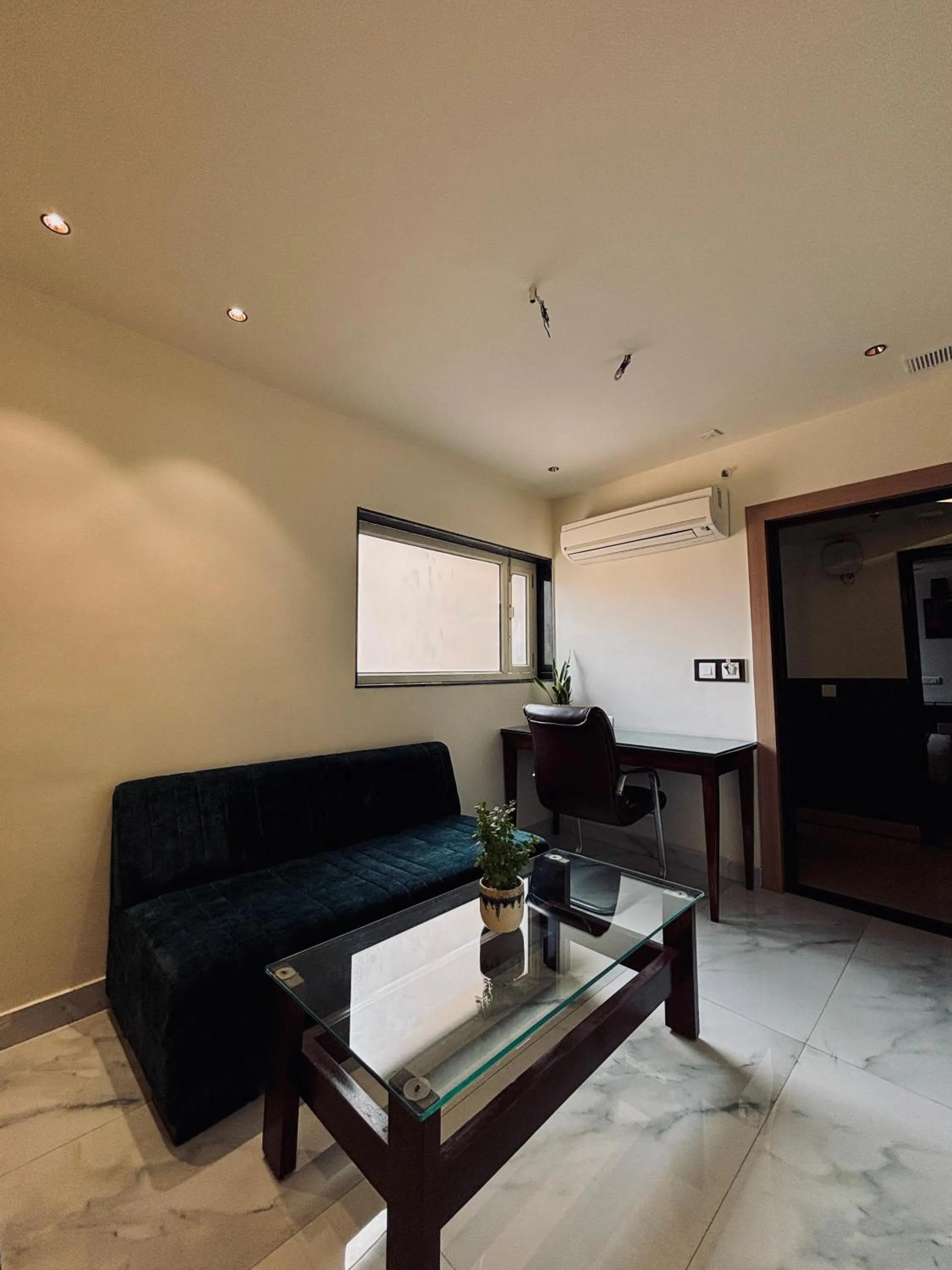 Living room in Taj Inn Hotel