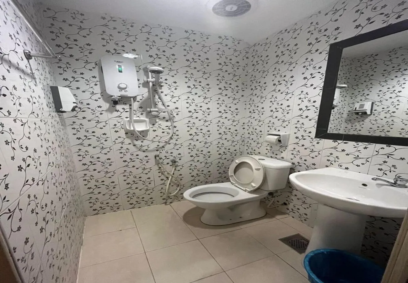 Toilet in Sun Inns Hotel Kota Damansara Near Hospital Sungai Buloh