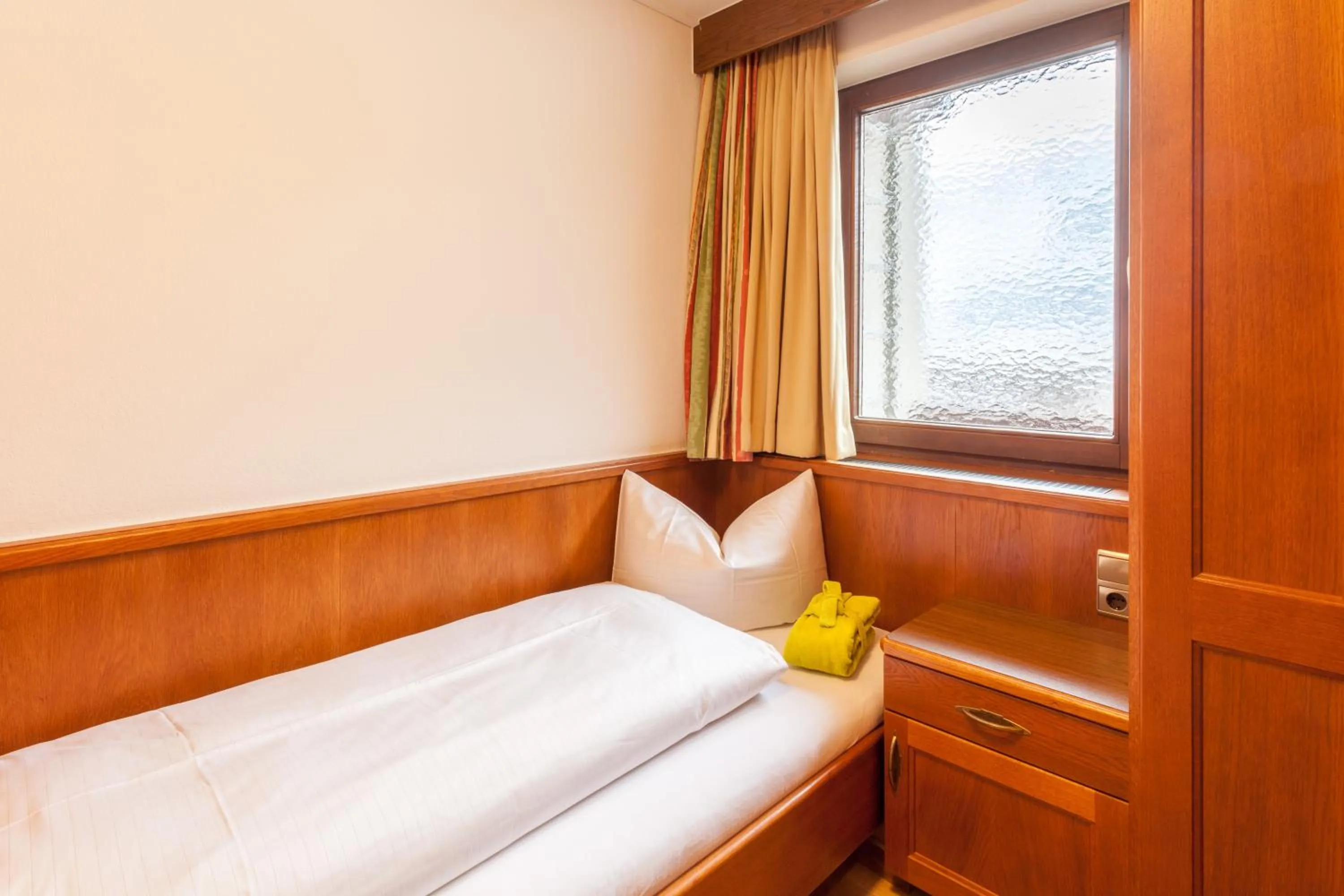 Bed in Ferienhotel Sonnenhof