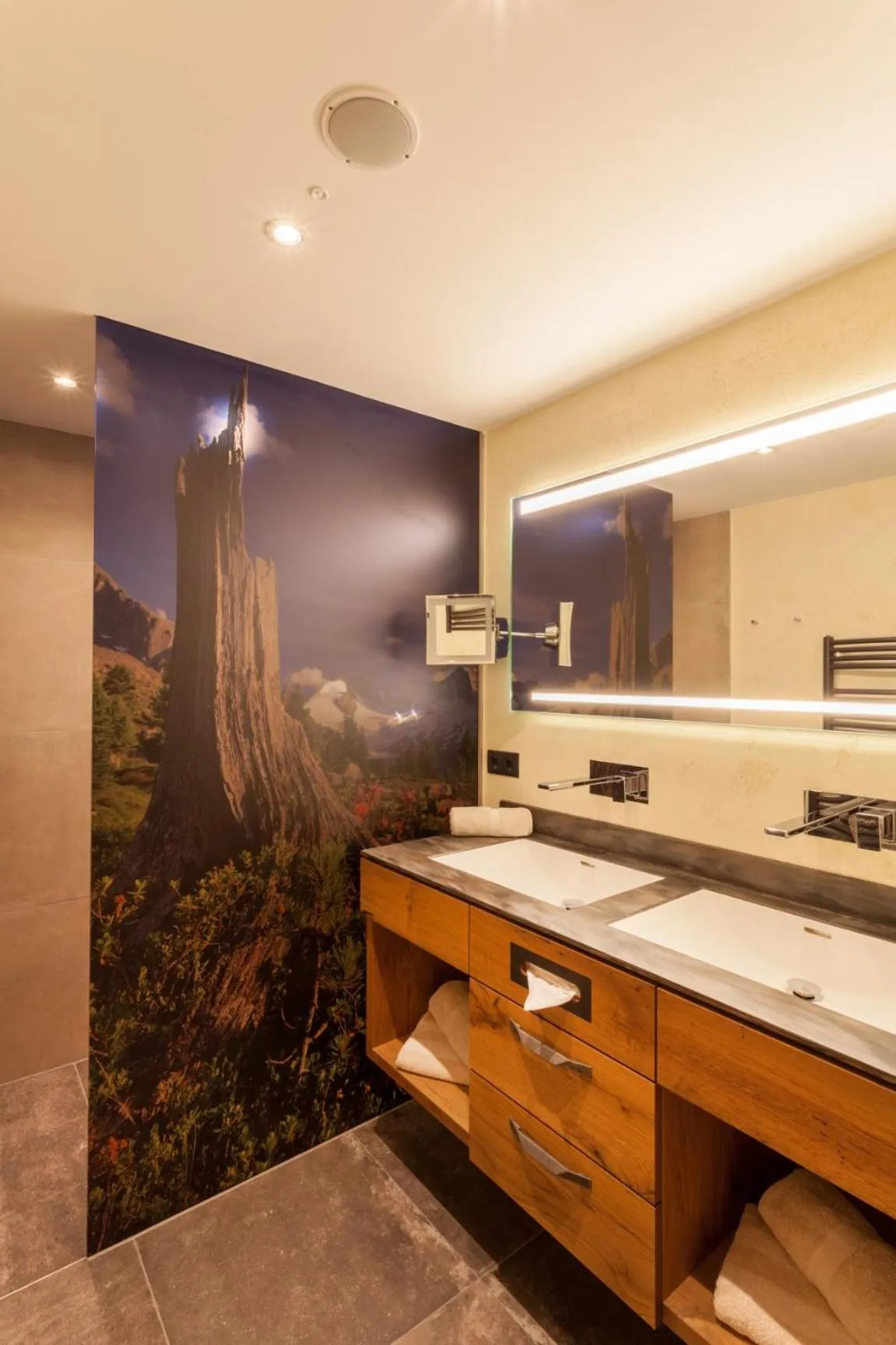 Bathroom in Ferienhotel Sonnenhof