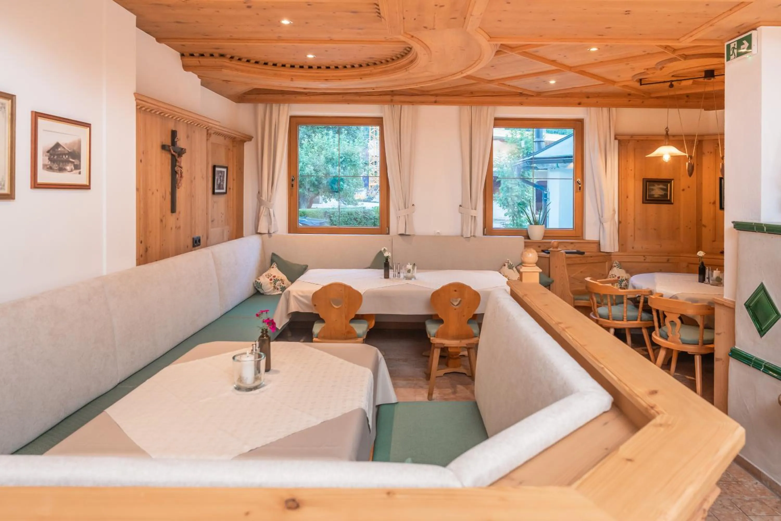 Restaurant/places to eat in Ferienhotel Sonnenhof