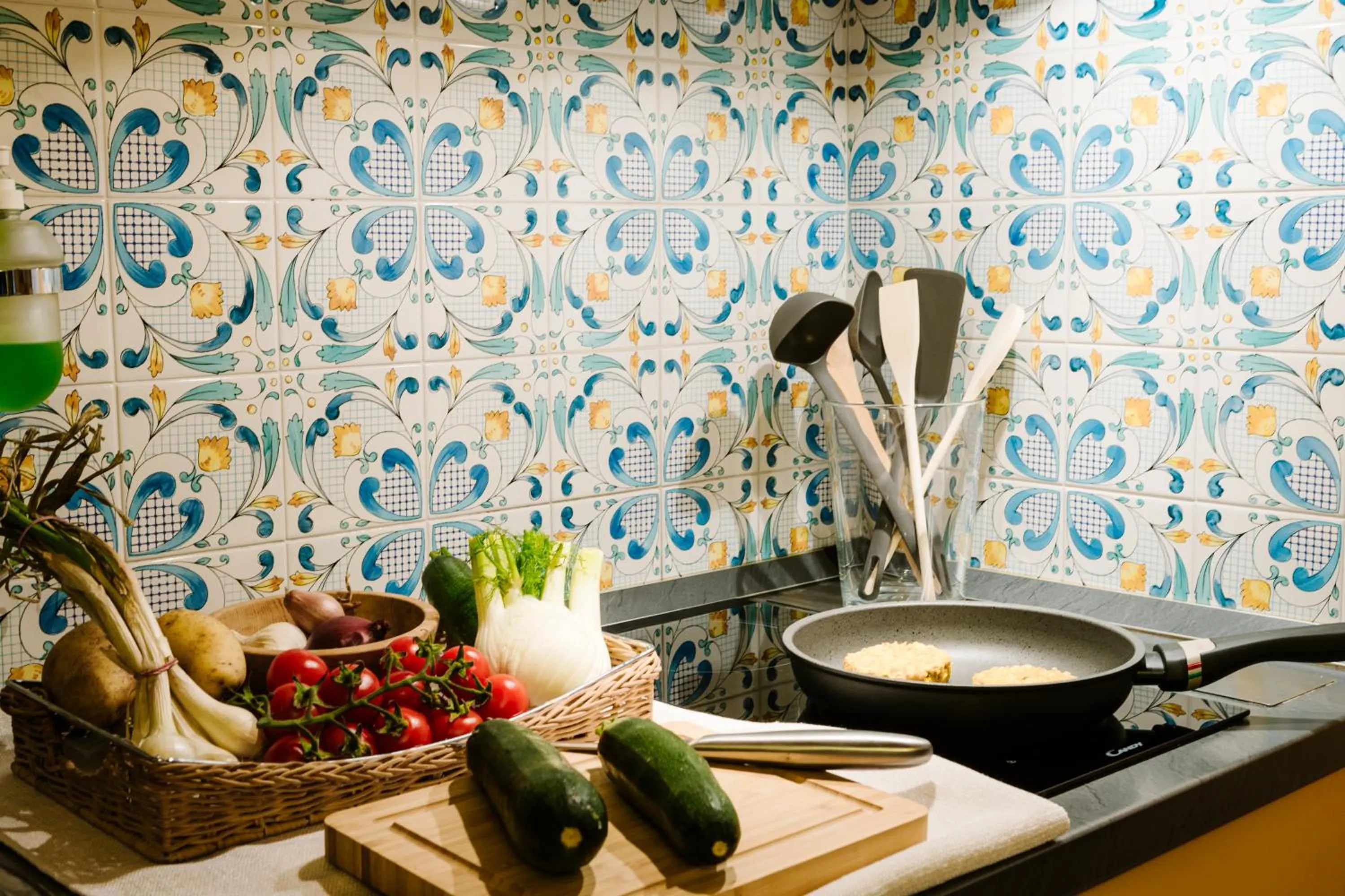 Kitchen or kitchenette in Bellavista Lakefront