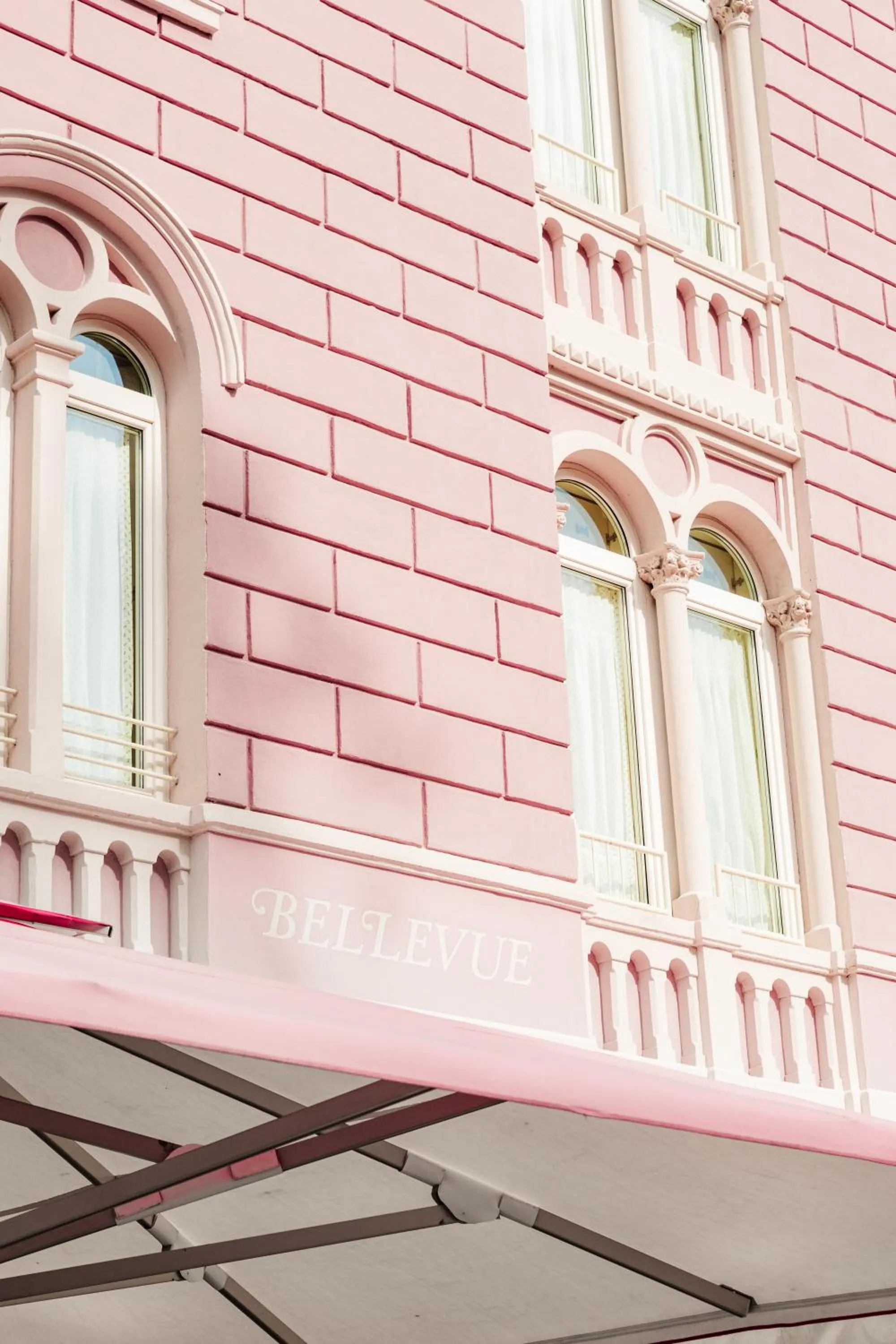 Property building in Bellavista Lakefront