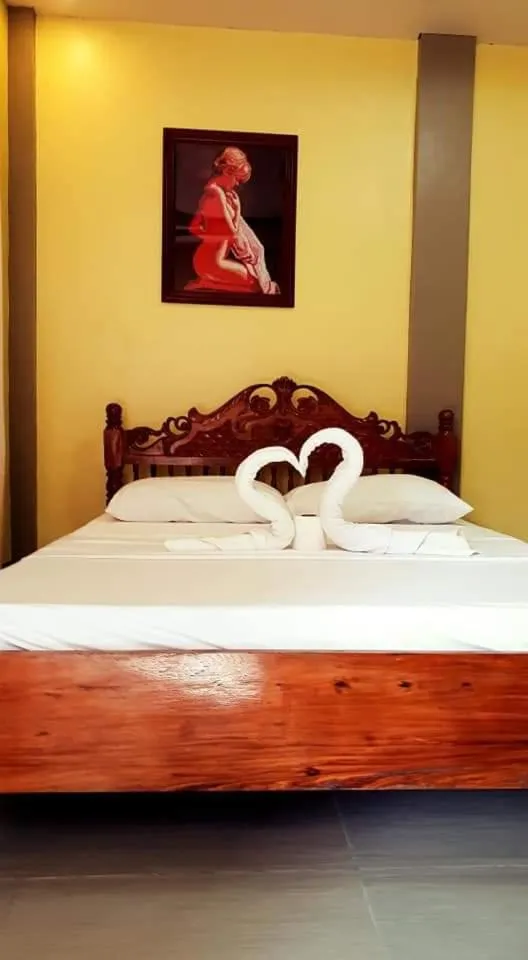 Bed in Westpoint Inn