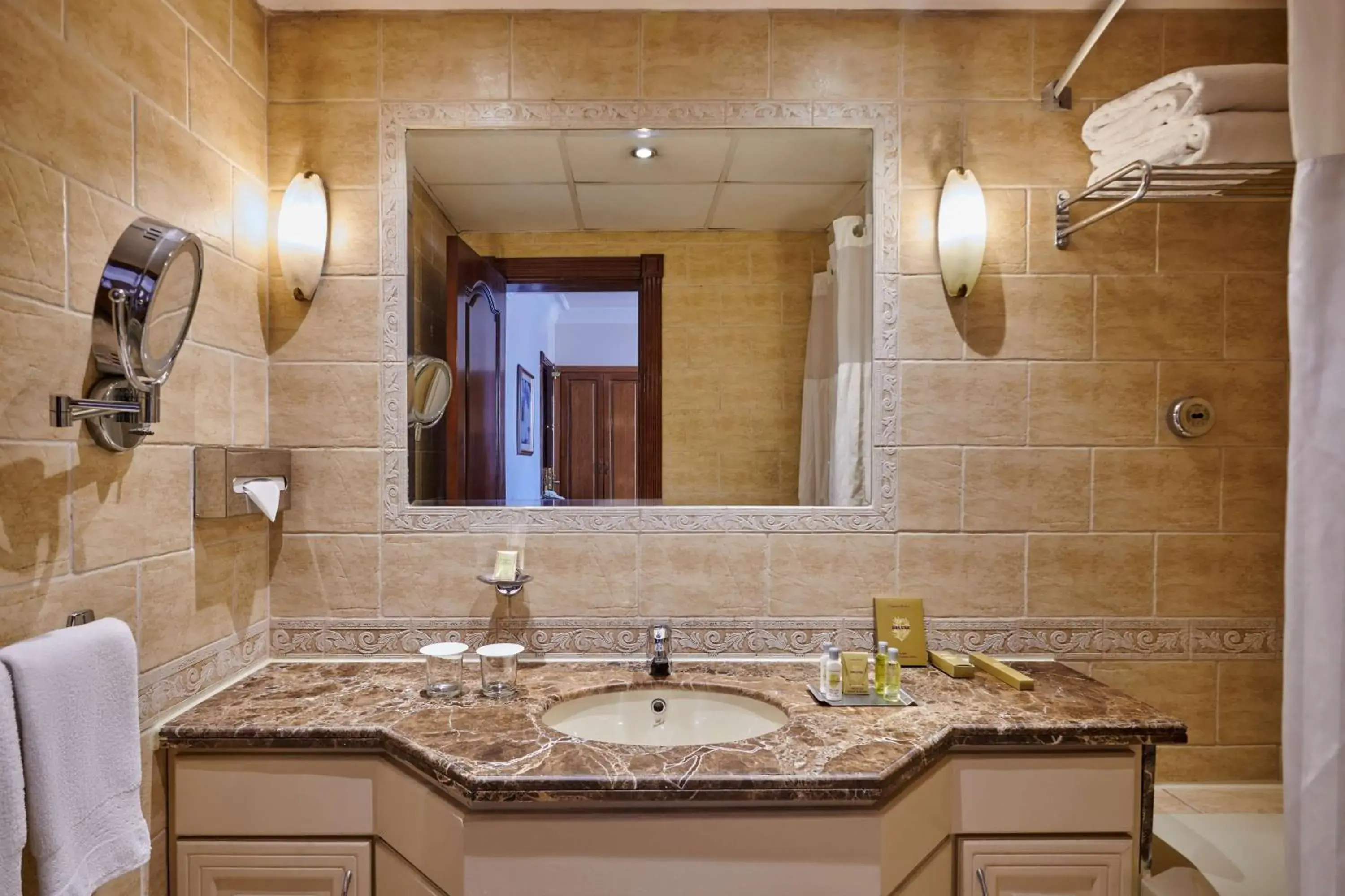 Twin Deluxe Room with Side Nile View in Hilton Cairo Zamalek Residences Twin Deluxe Room with Side Nile View in Hilton Cairo Zamalek Residences