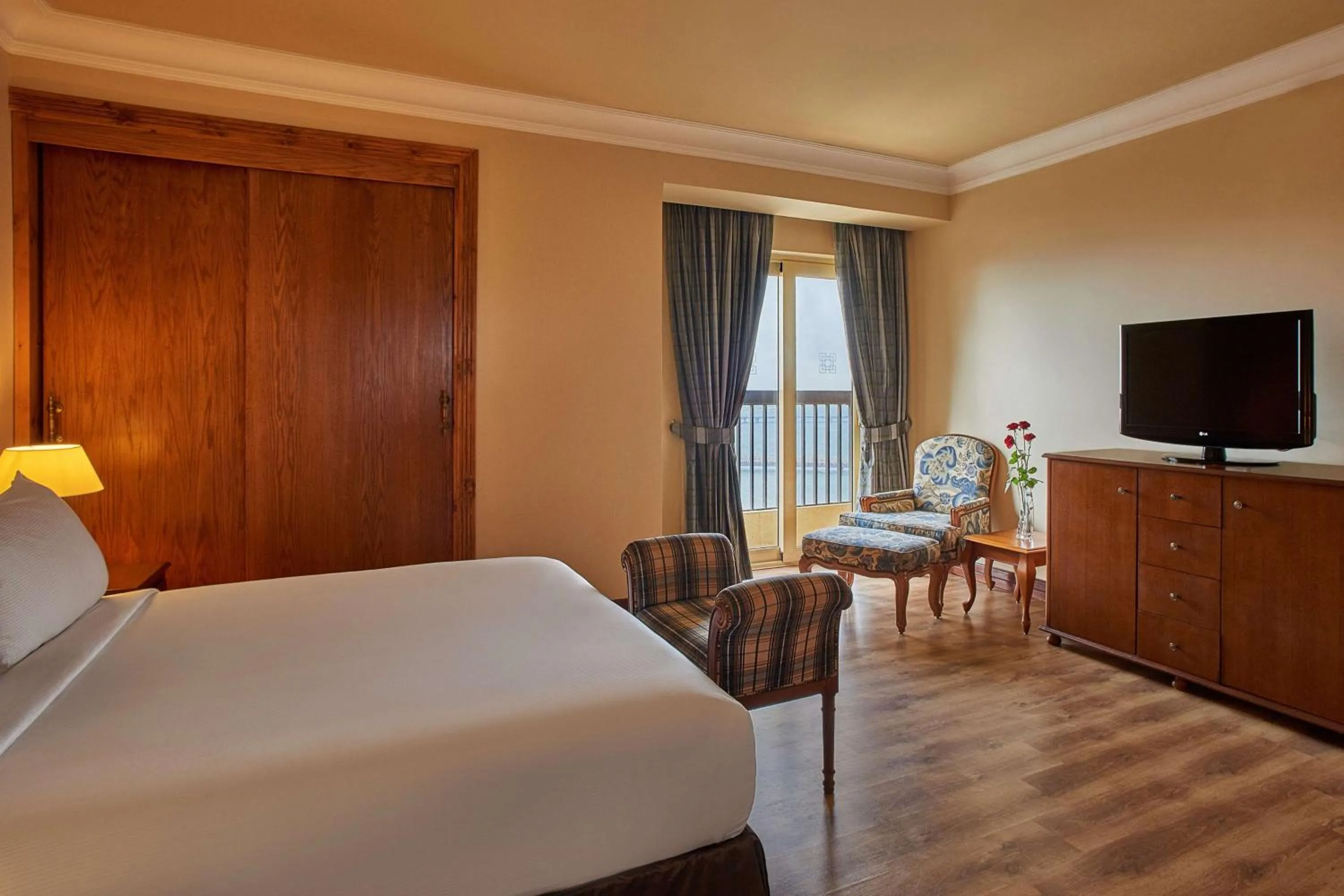 Bedroom, Bed in Hilton Cairo Zamalek Residences