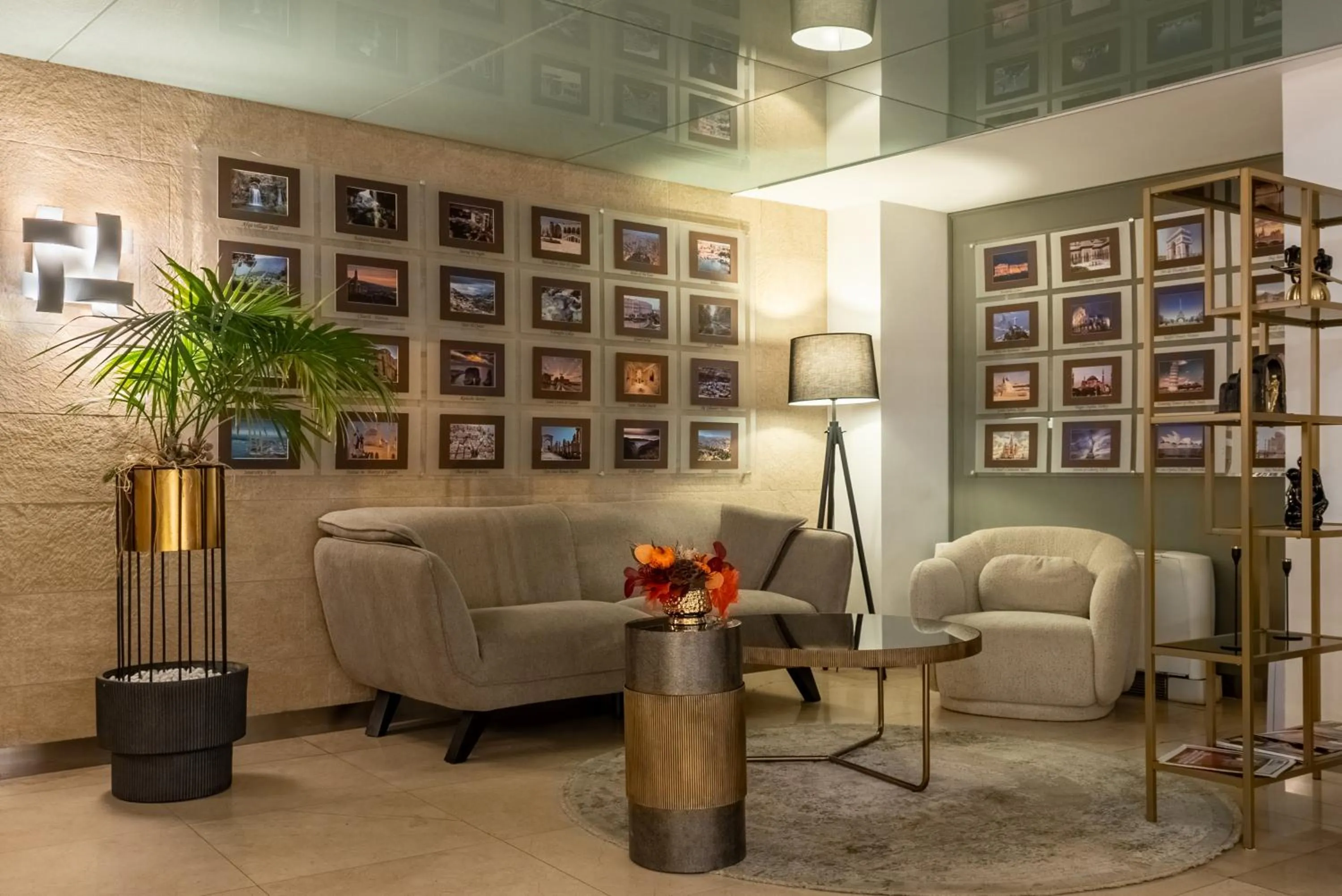 Decorative detail in Bucharest Unirii Square - Handwritten Collection