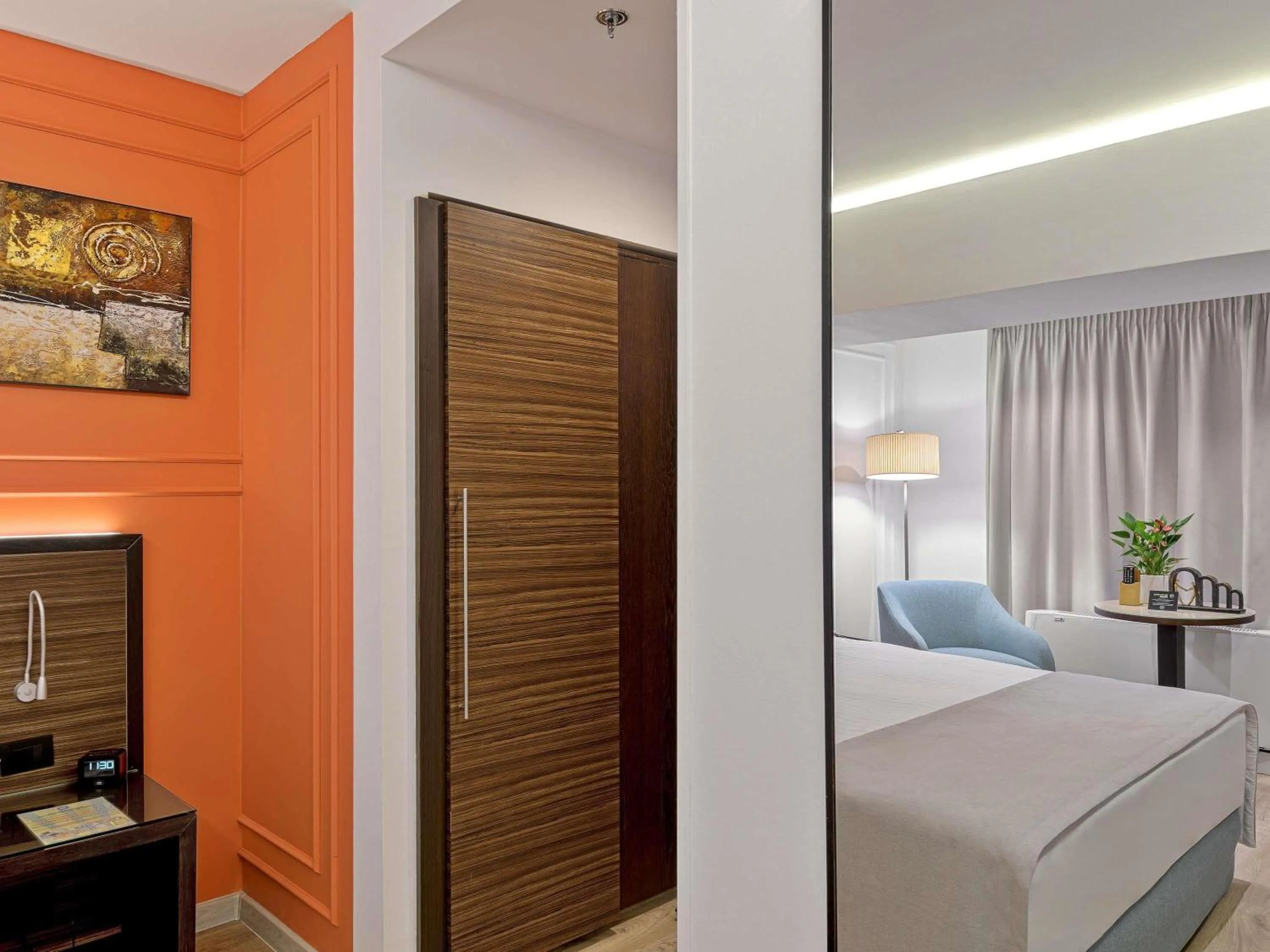 Bedroom, Bed in Bucharest Unirii Square - Handwritten Collection