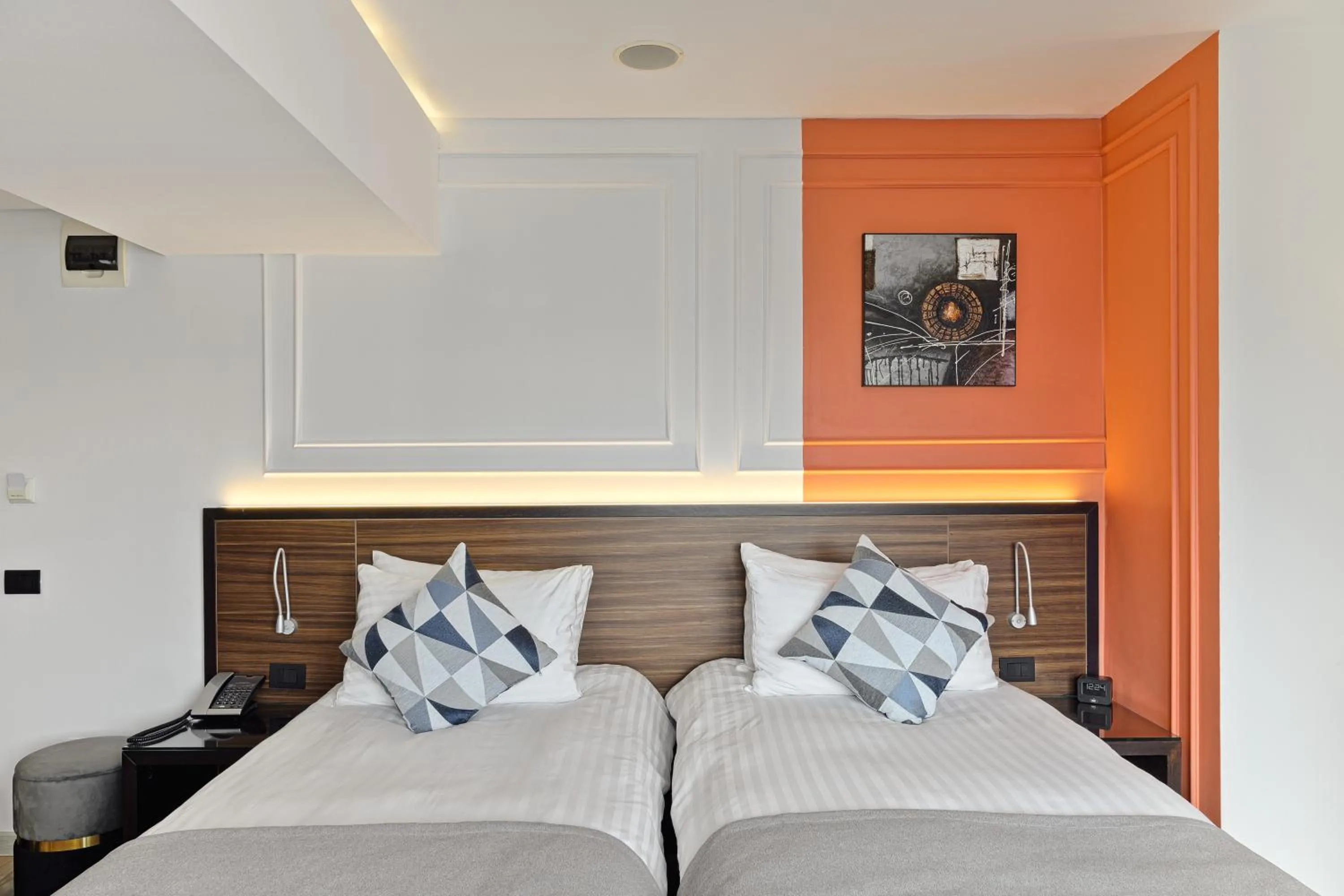 Standard Twin Room in Bucharest Unirii Square