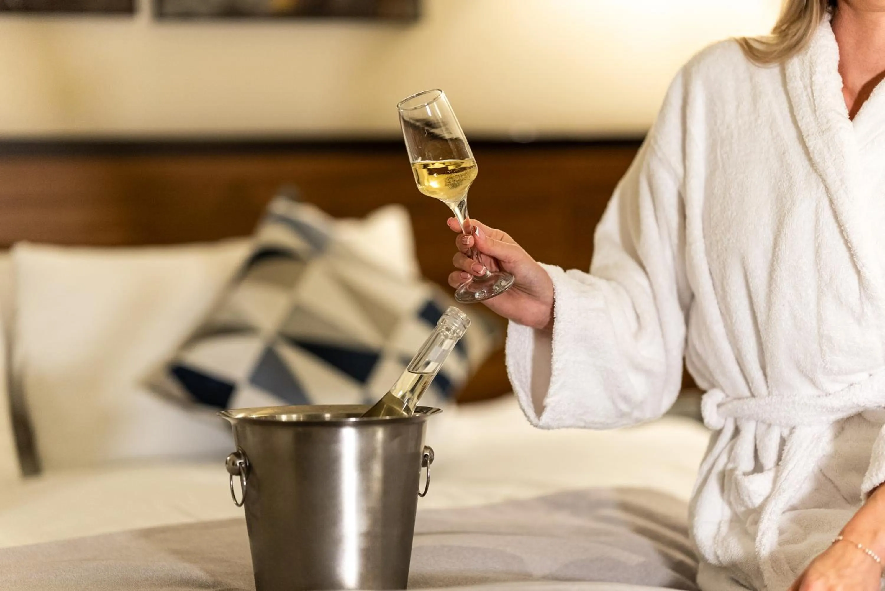 Alcoholic drinks in Bucharest Unirii Square - Handwritten Collection