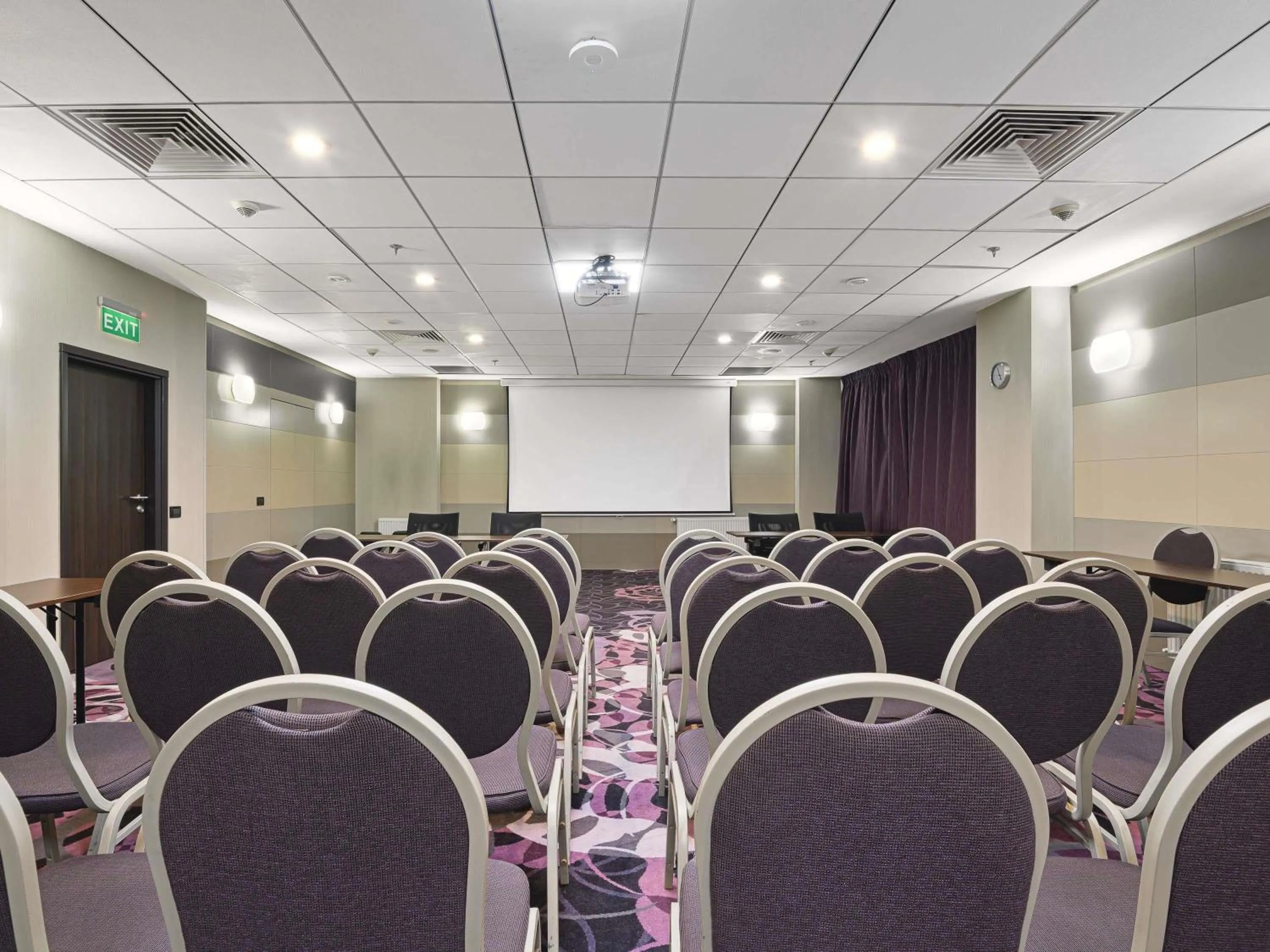 Meeting/conference room in Bucharest Unirii Square - Handwritten Collection