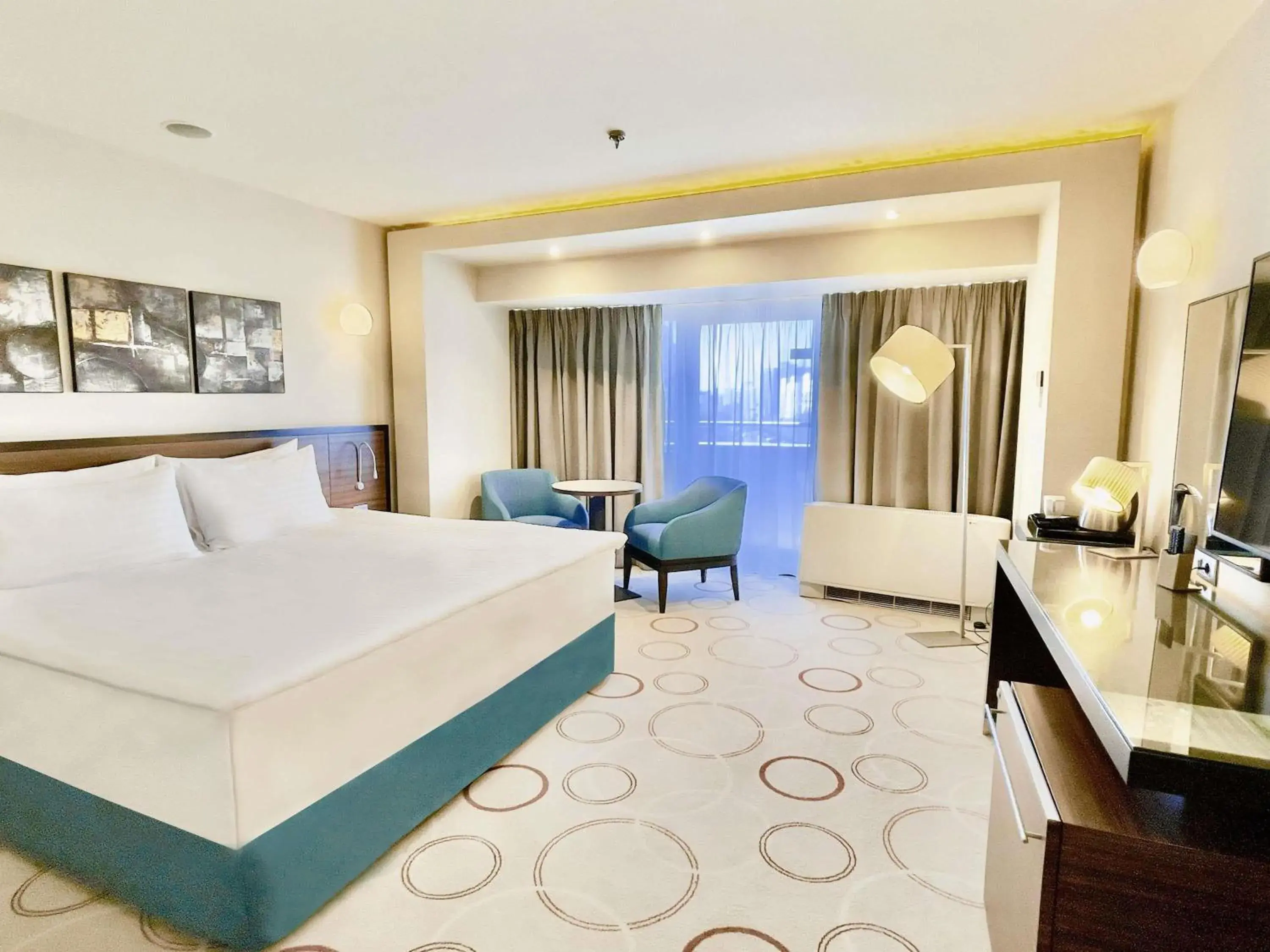 Superior King Room with Balcony in Bucharest Unirii Square - Handwritten Collection Superior King Room with Balcony in Bucharest Unirii Square - Handwritten Collection