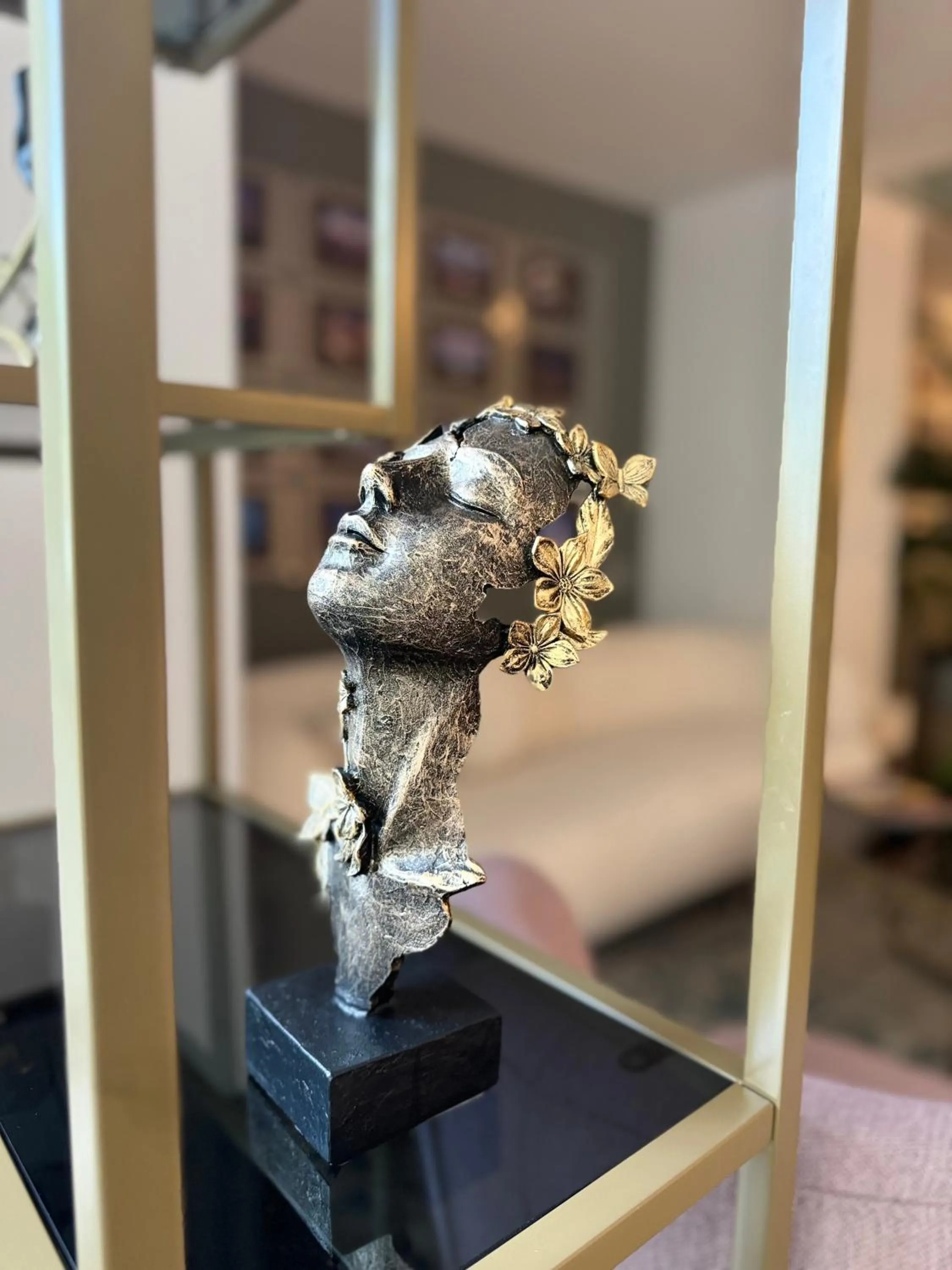 Decorative detail in Bucharest Unirii Square - Handwritten Collection