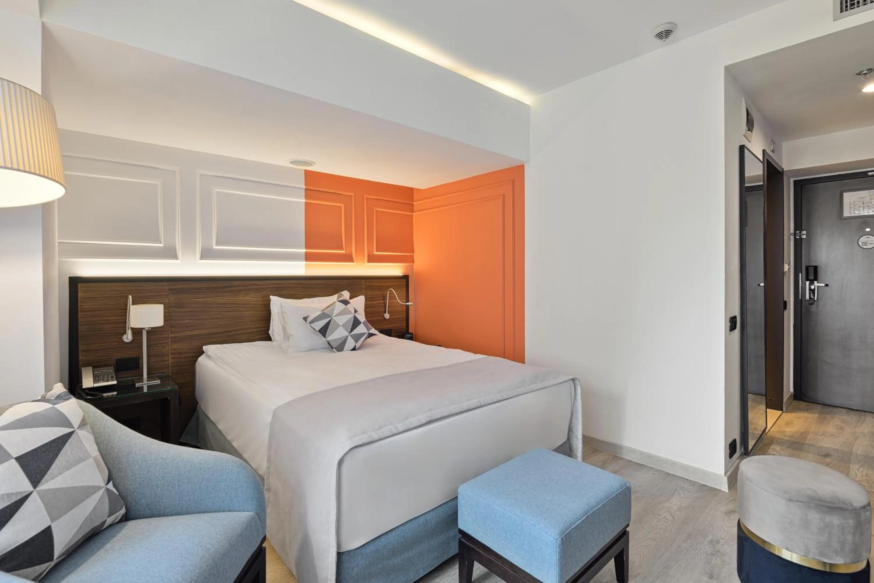 Bed in Bucharest Unirii Square - Handwritten Collection