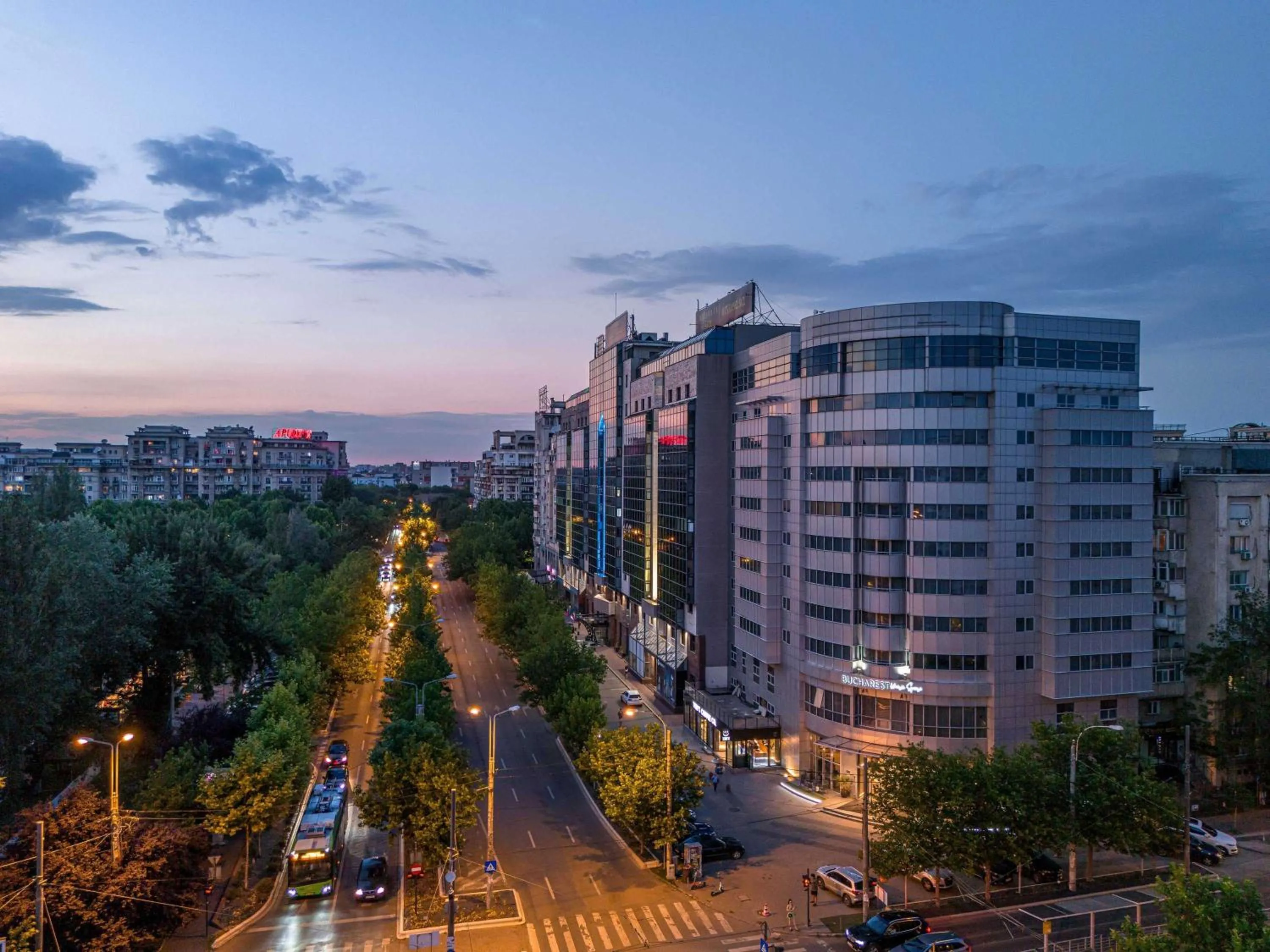 Property building in Bucharest Unirii Square - Handwritten Collection