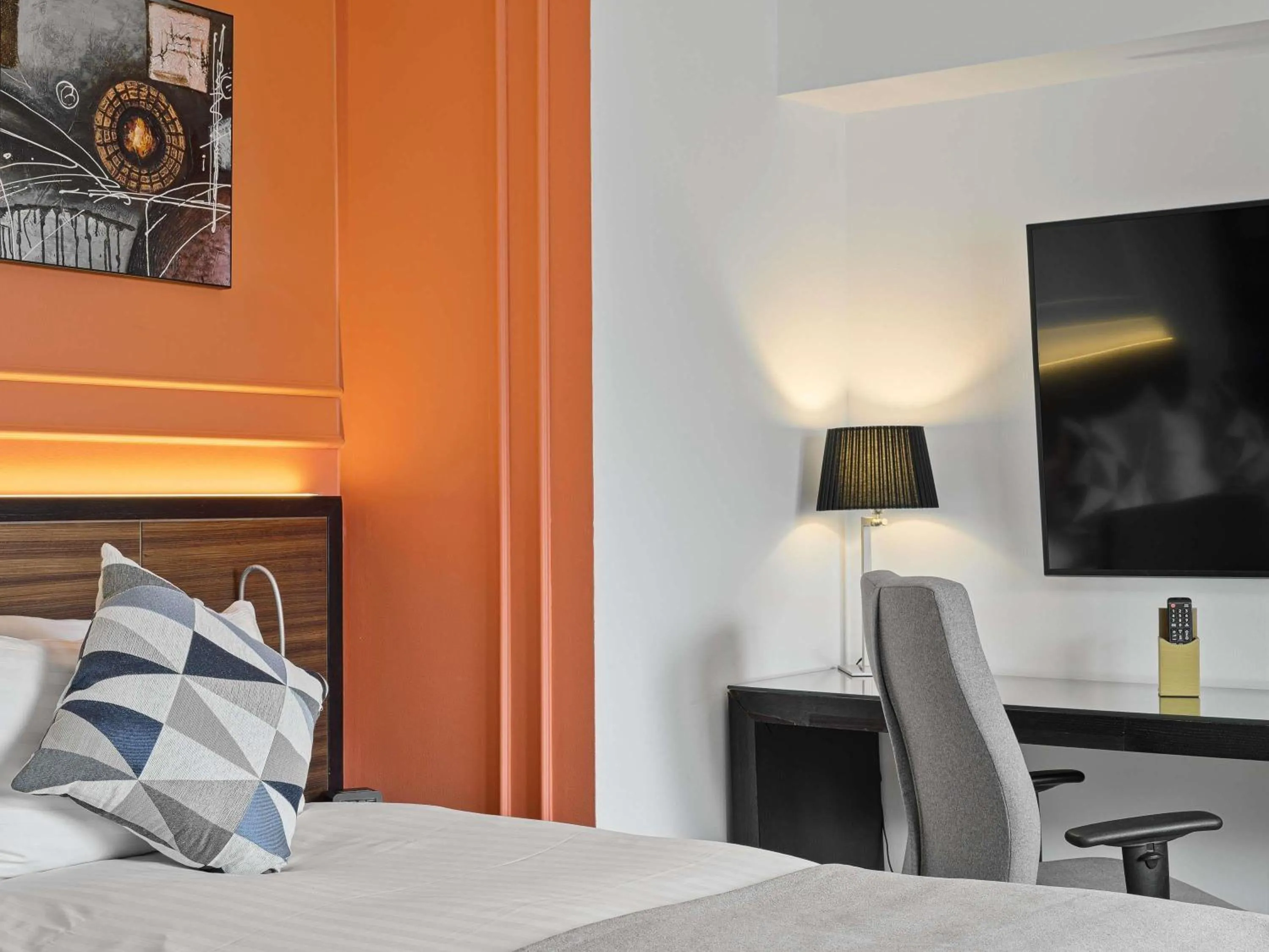 Bedroom, Bed in Bucharest Unirii Square - Handwritten Collection